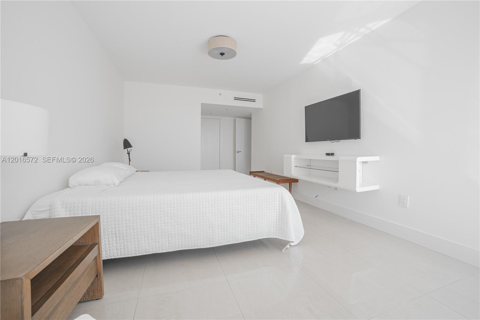 6301 Collins Ave #1102 Miami Beach, FL 33141