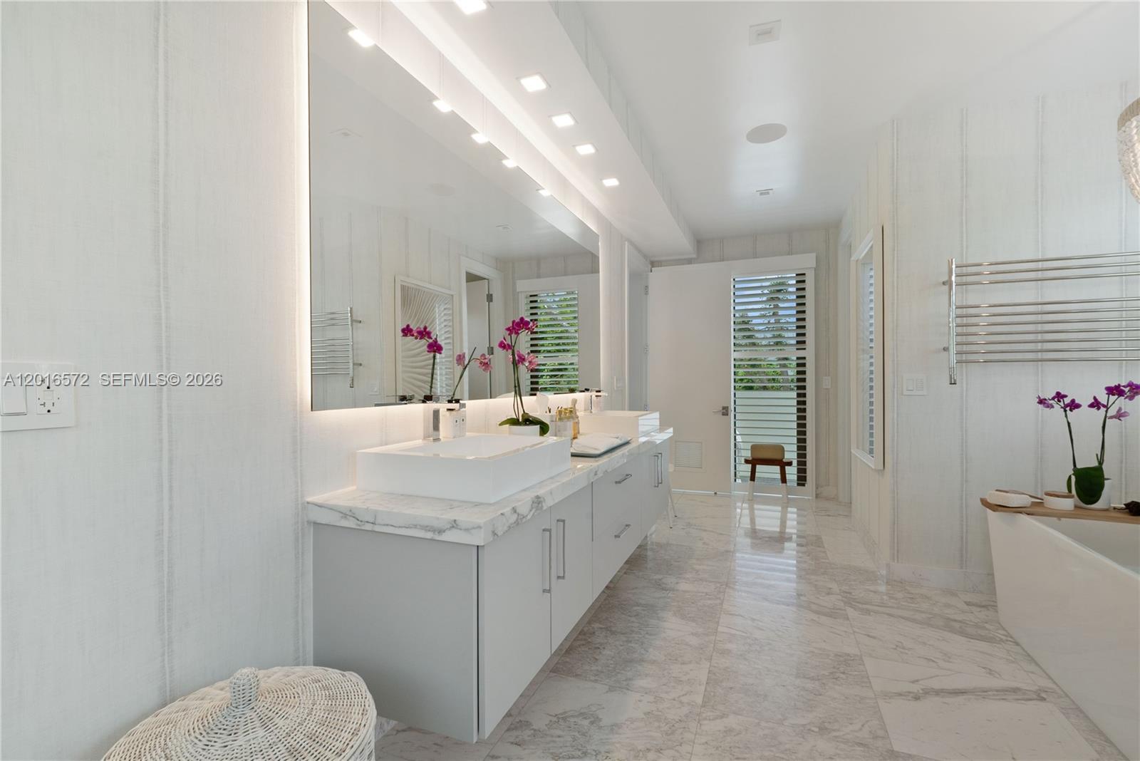 6301 Collins Ave #1102 Miami Beach, FL 33141