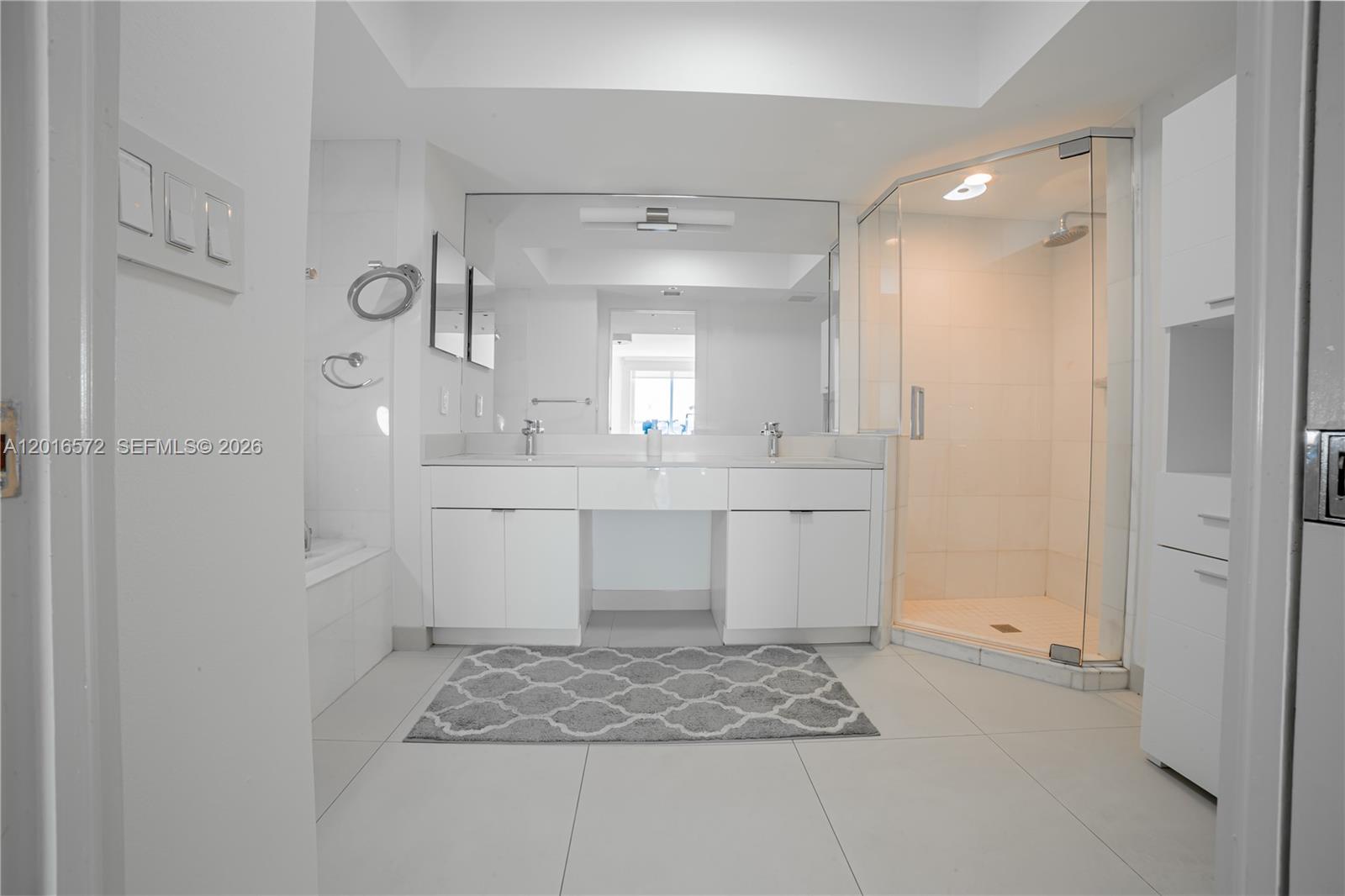 6301 Collins Ave #1102 Miami Beach, FL 33141