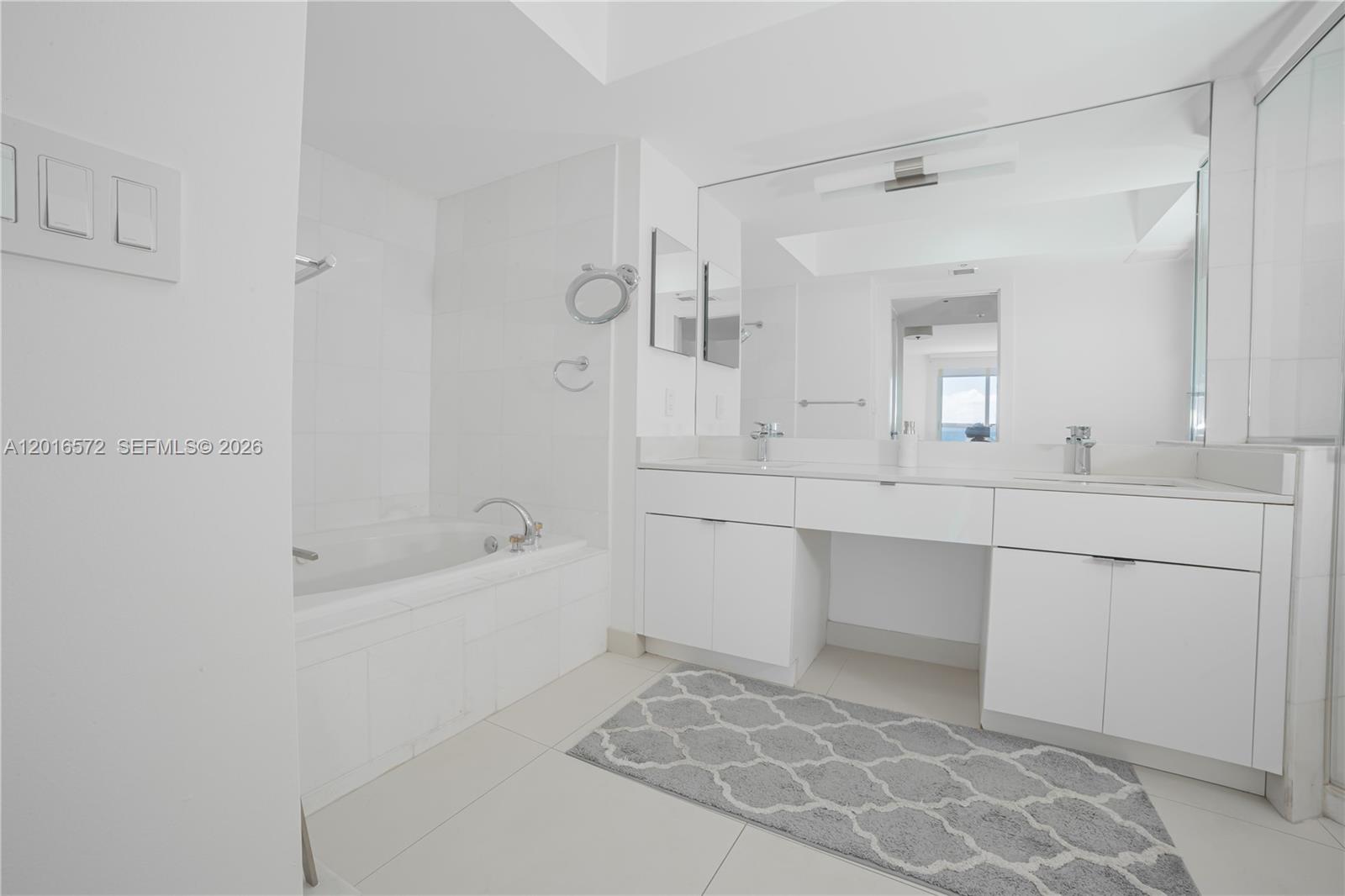 6301 Collins Ave #1102 Miami Beach, FL 33141