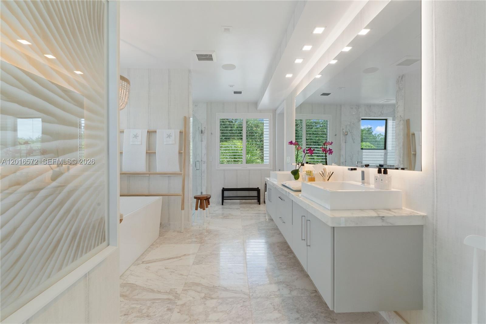 6301 Collins Ave #1102 Miami Beach, FL 33141