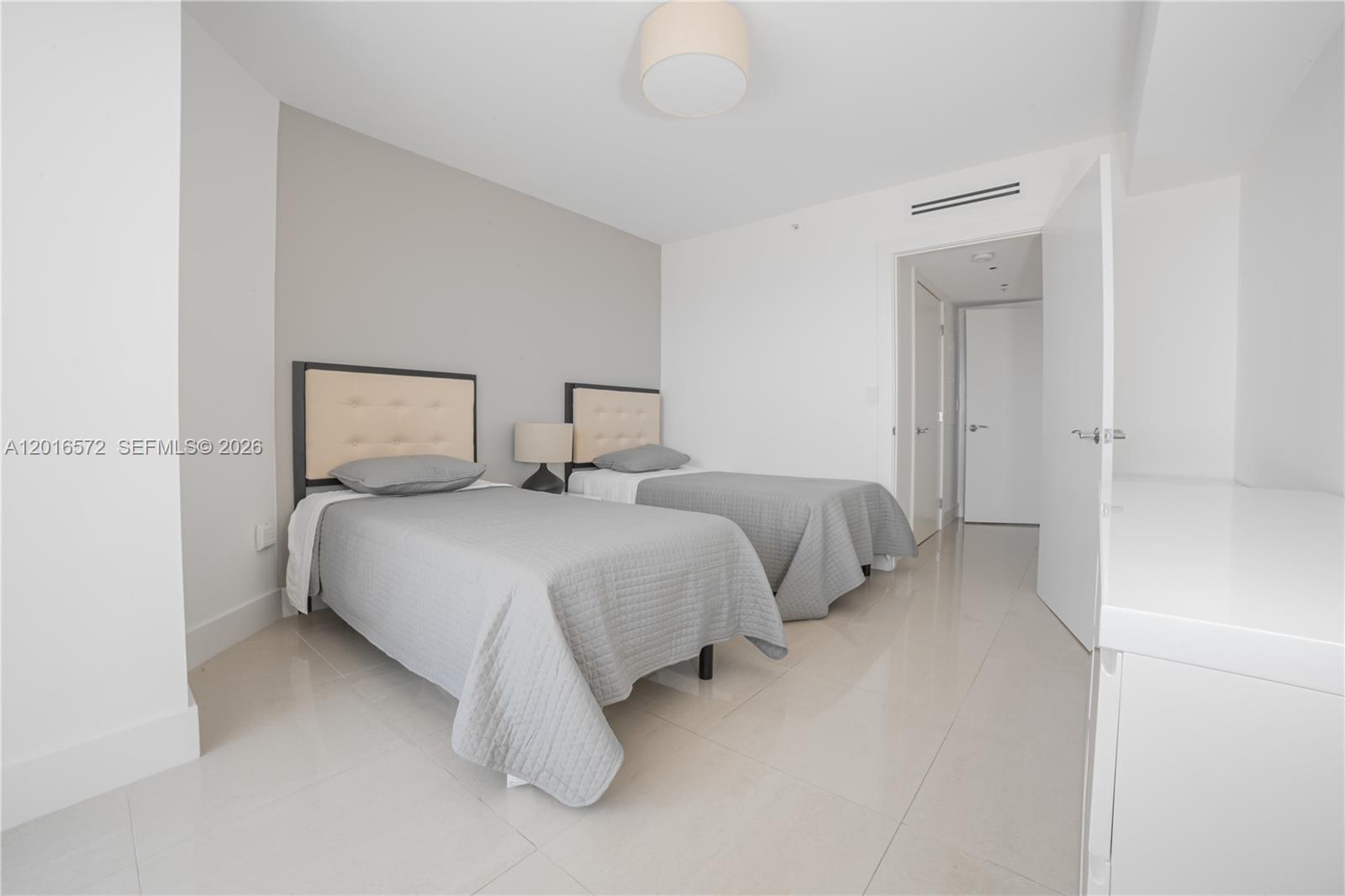 6301 Collins Ave #1102 Miami Beach, FL 33141
