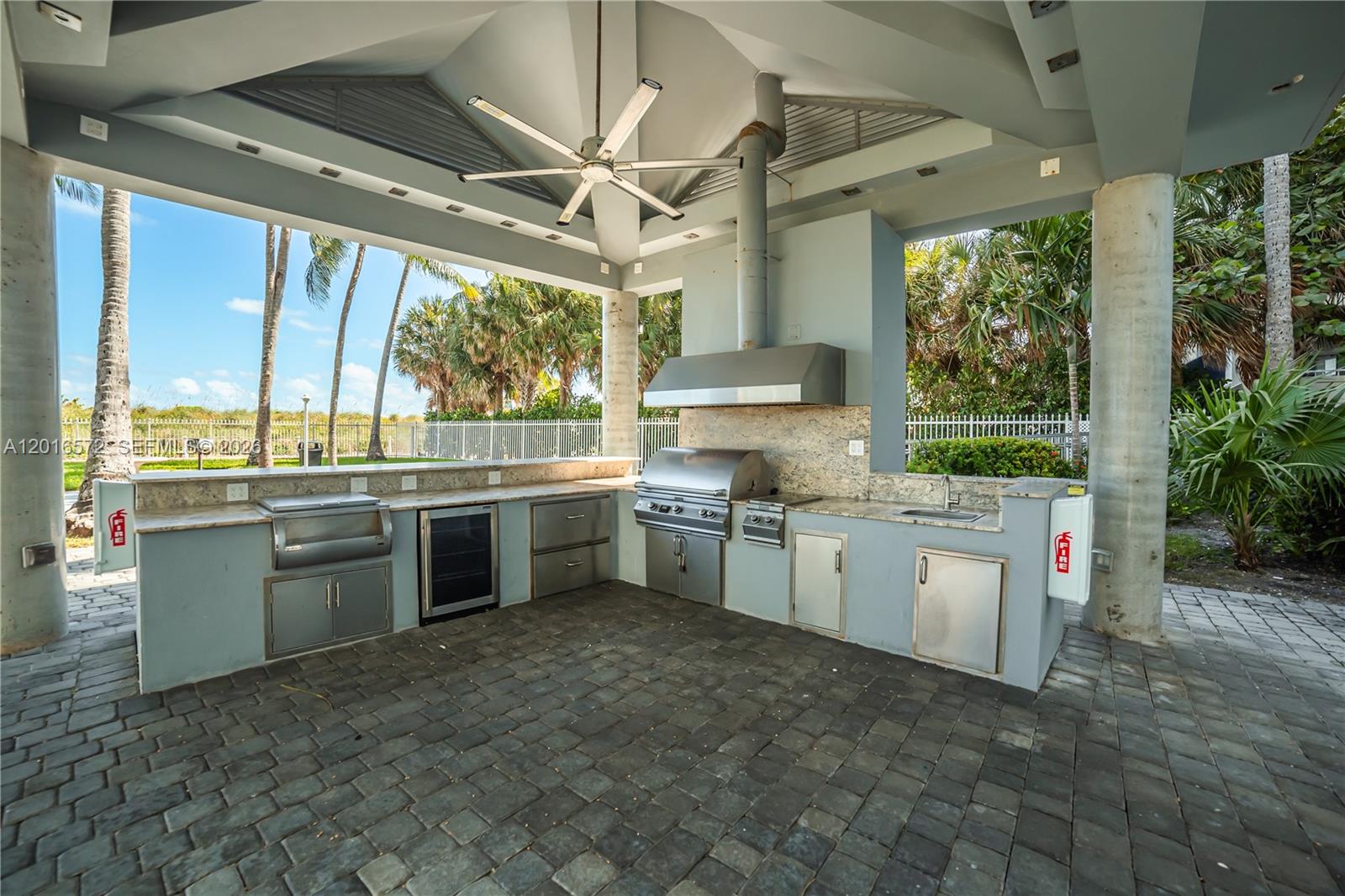 6301 Collins Ave #1102 Miami Beach, FL 33141