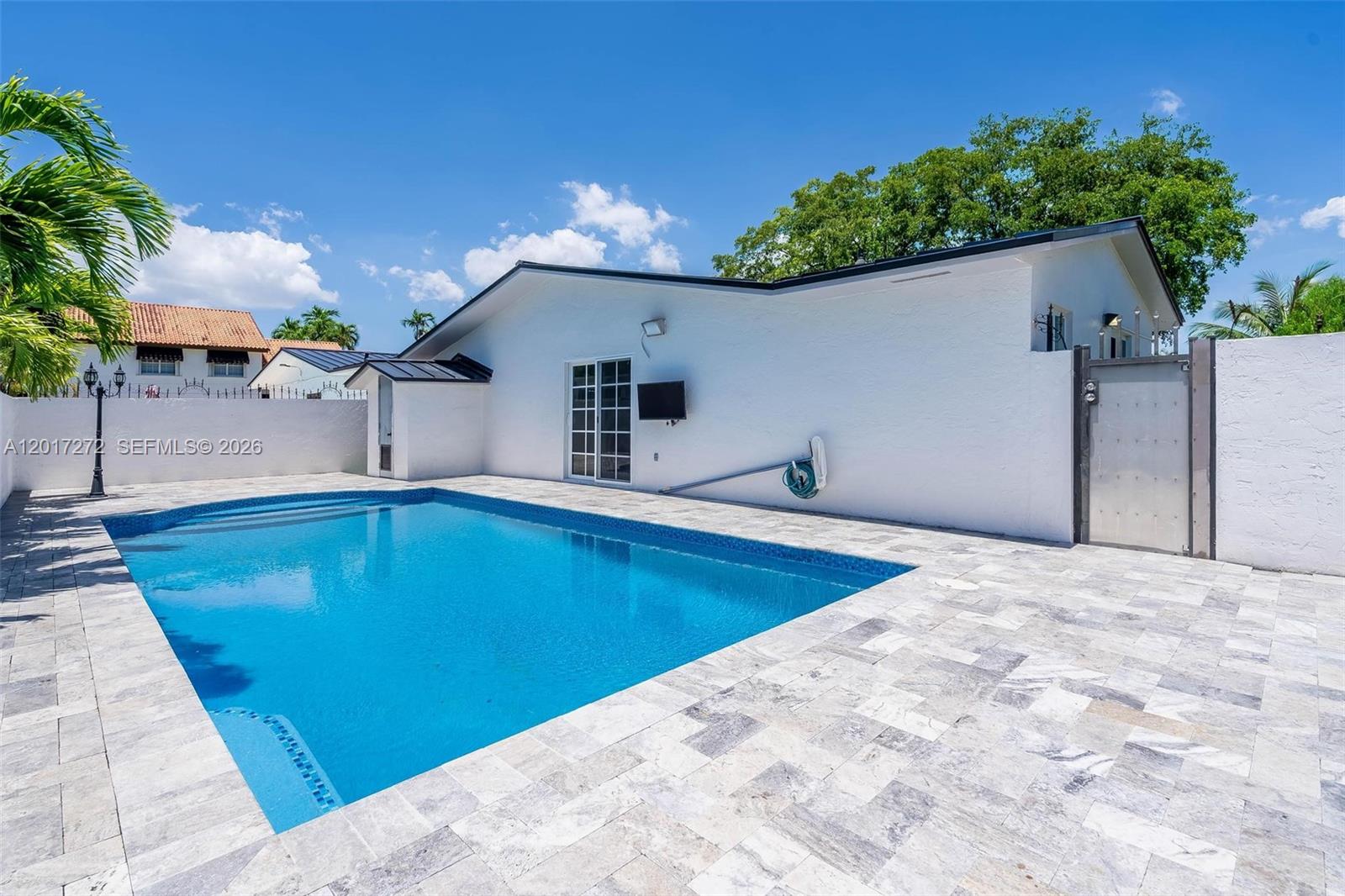 1900 SW 24th St Miami, FL 33145