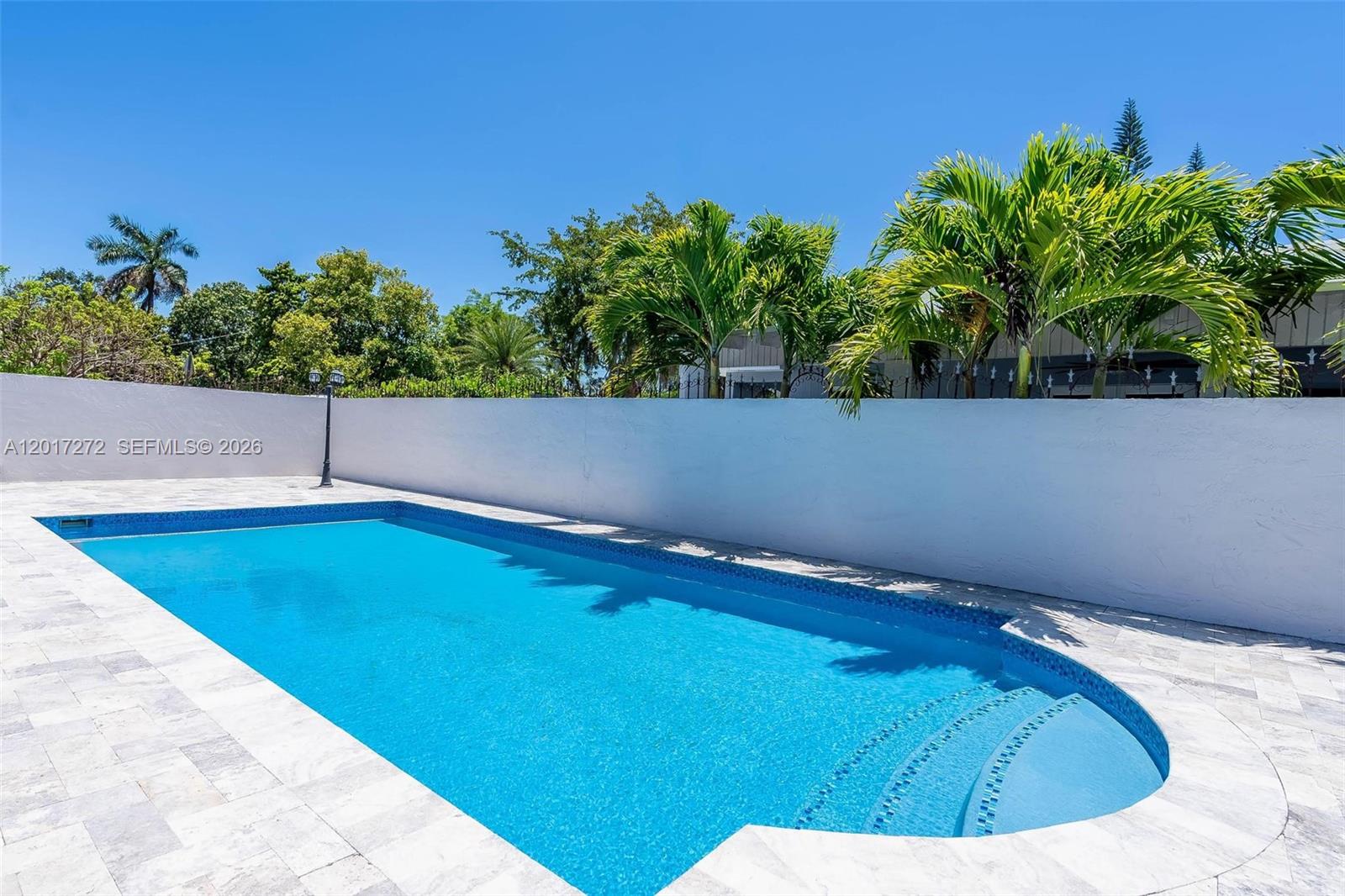 1900 SW 24th St Miami, FL 33145