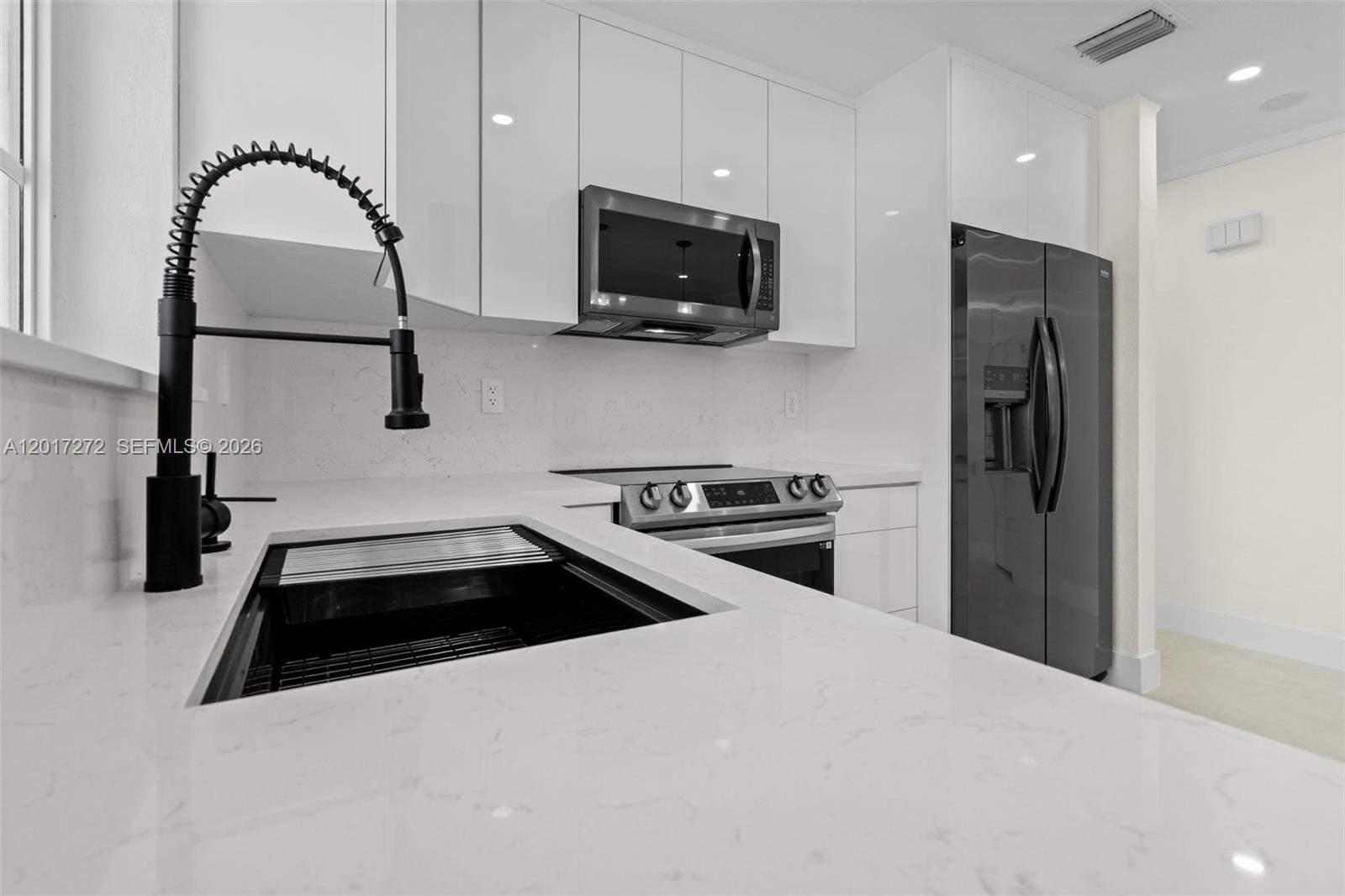 1900 SW 24th St Miami, FL 33145