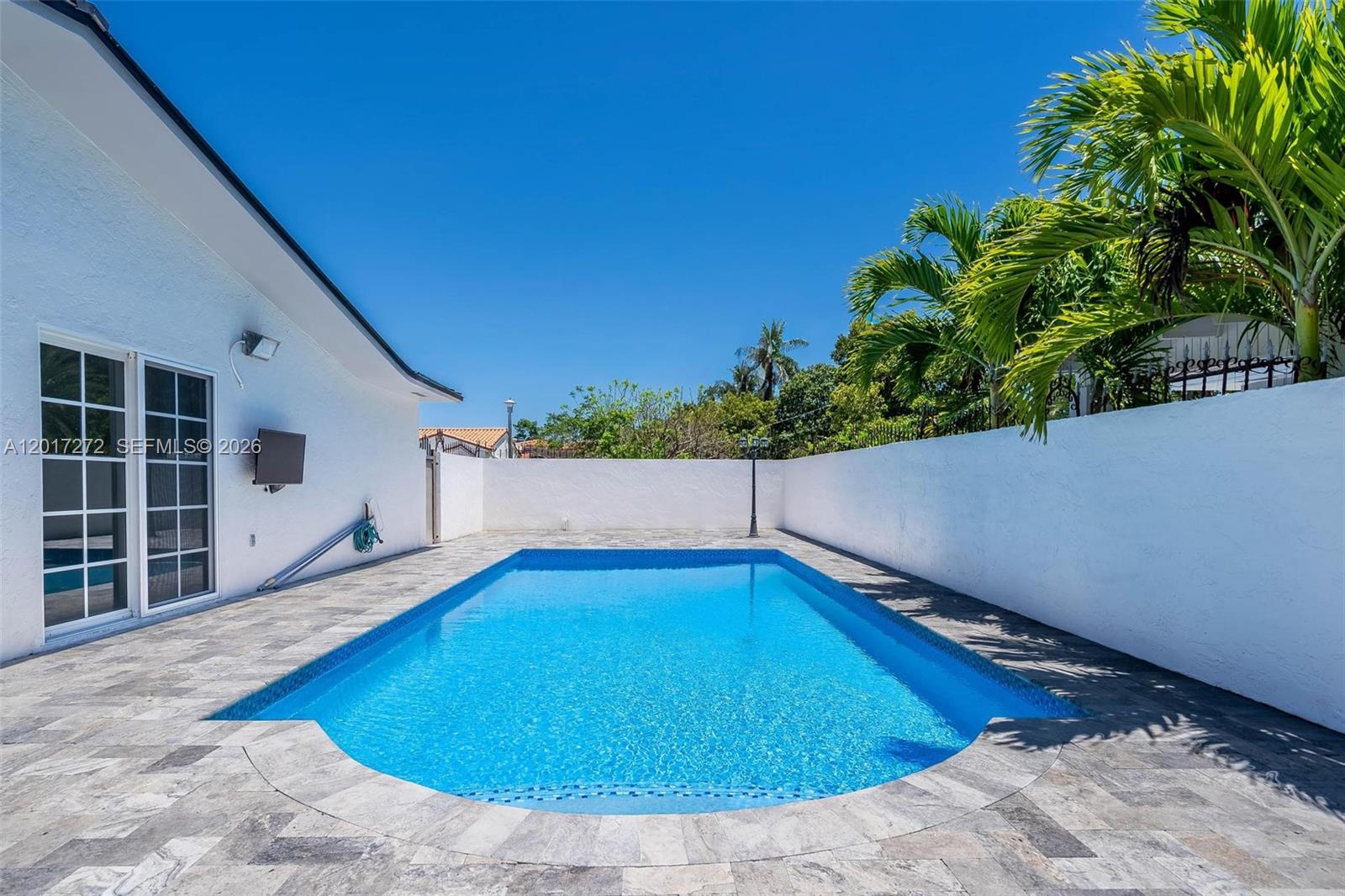 1900 SW 24th St Miami, FL 33145