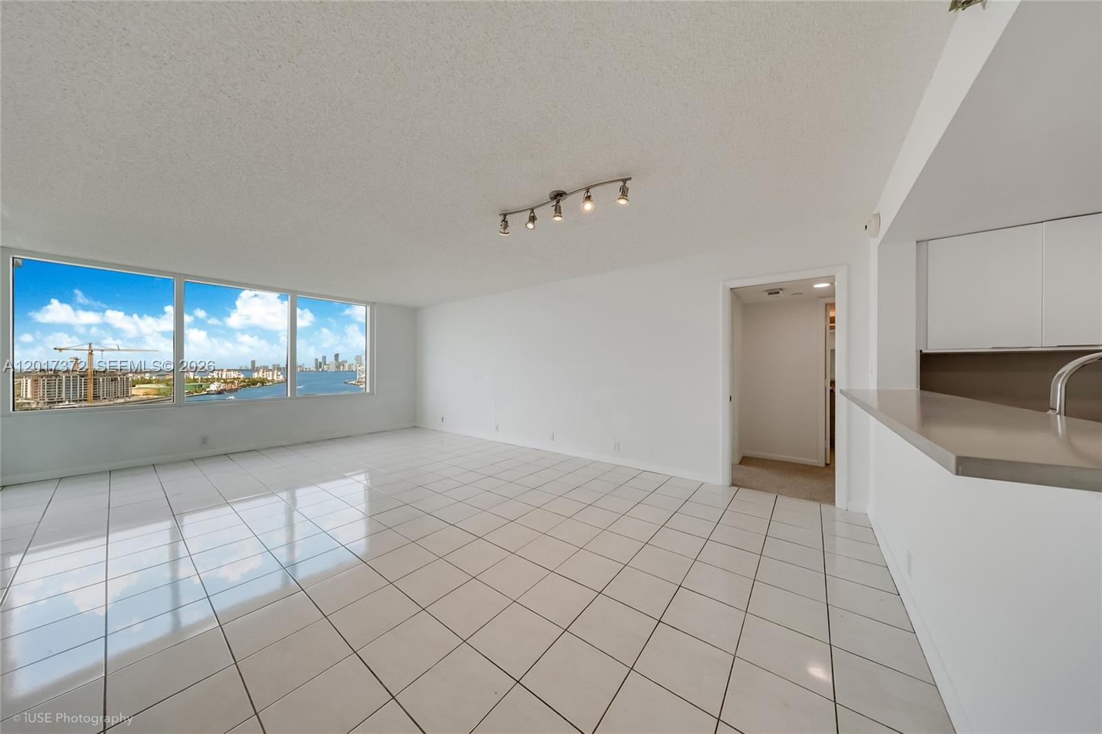 400 S Pointe Dr #1801 Miami Beach, FL 33139