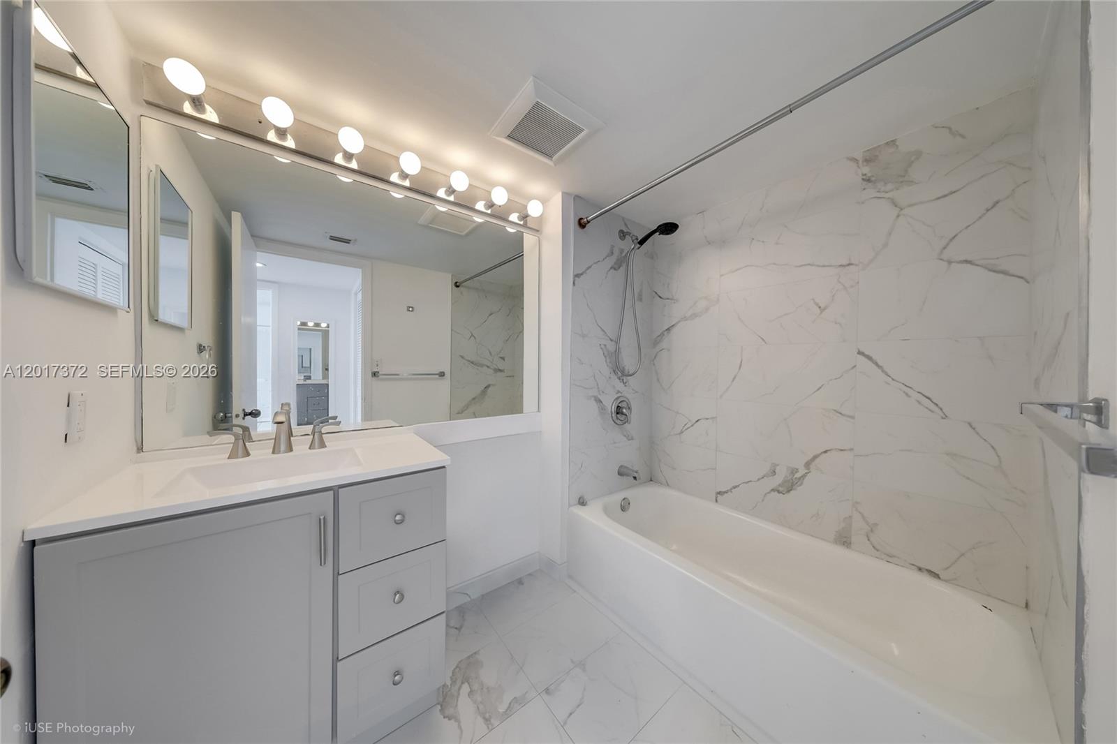 400 S Pointe Dr #1801 Miami Beach, FL 33139