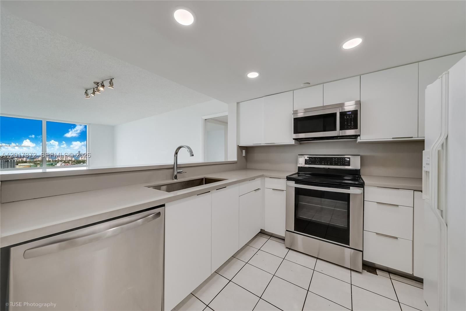400 S Pointe Dr #1801 Miami Beach, FL 33139