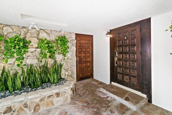 13325 SW 84th Ave Pinecrest, FL 33156
