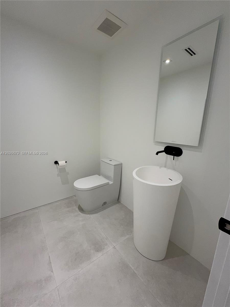 439 Hardee Rd Coral Gables, FL 33146
