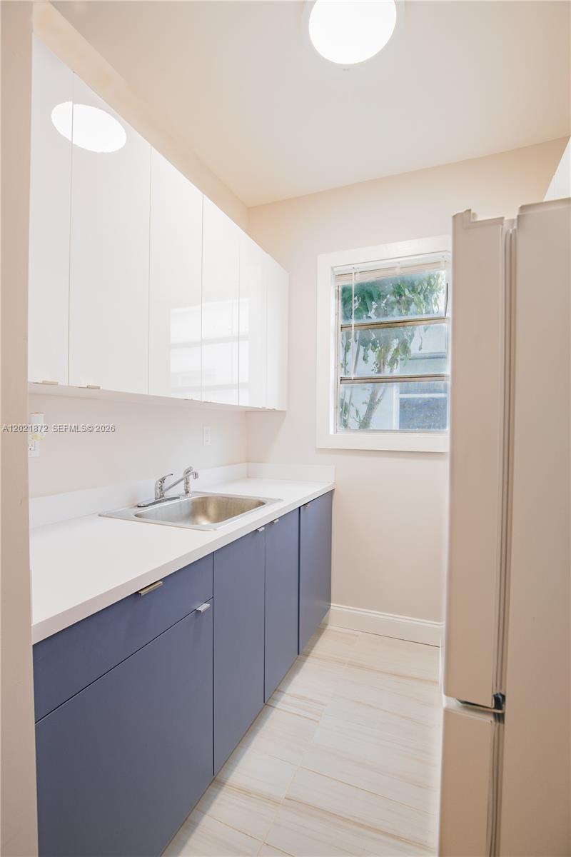 320 Mendoza Ave #2