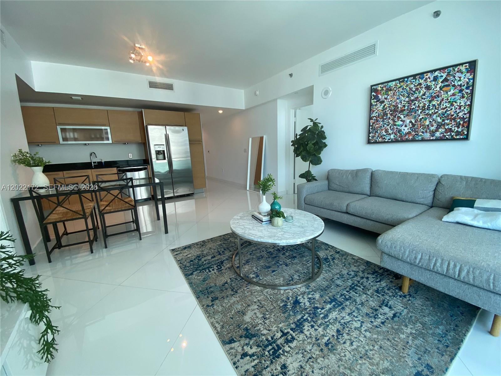 950 Brickell Bay Dr #2206 Miami, FL 33131