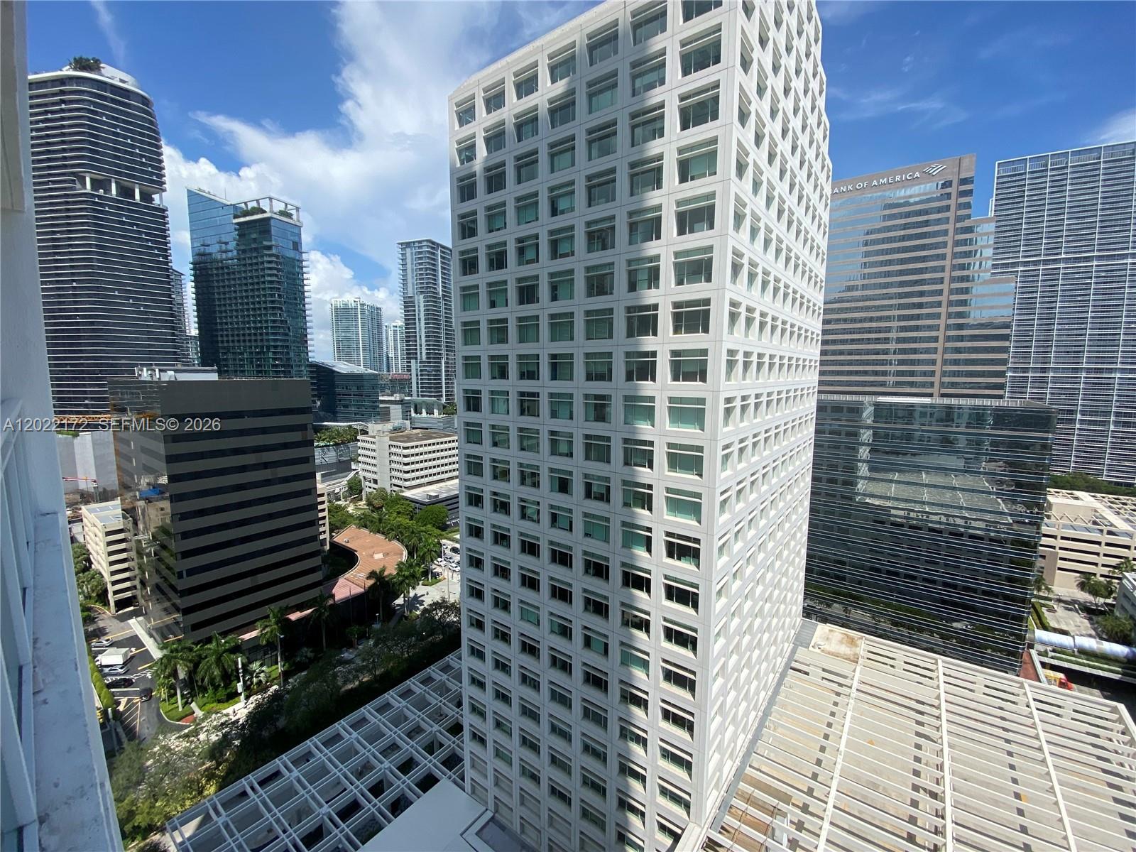 950 Brickell Bay Dr #2206 Miami, FL 33131