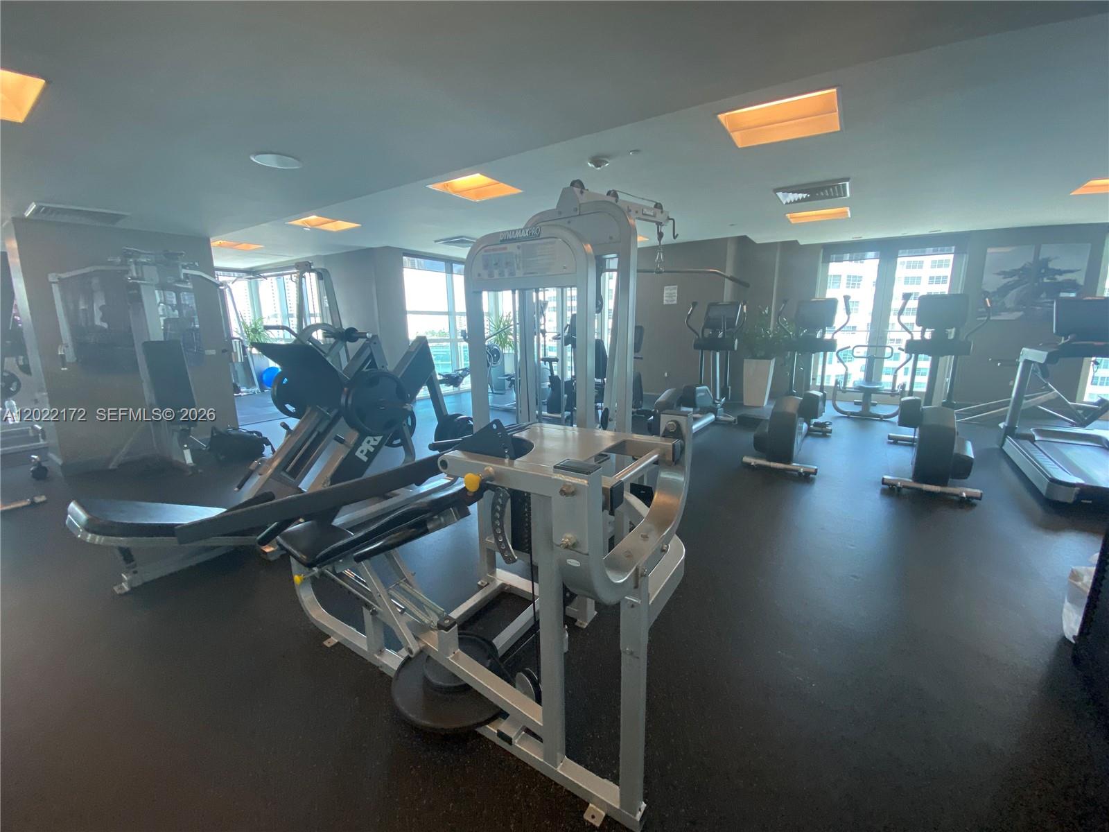 950 Brickell Bay Dr #2206 Miami, FL 33131