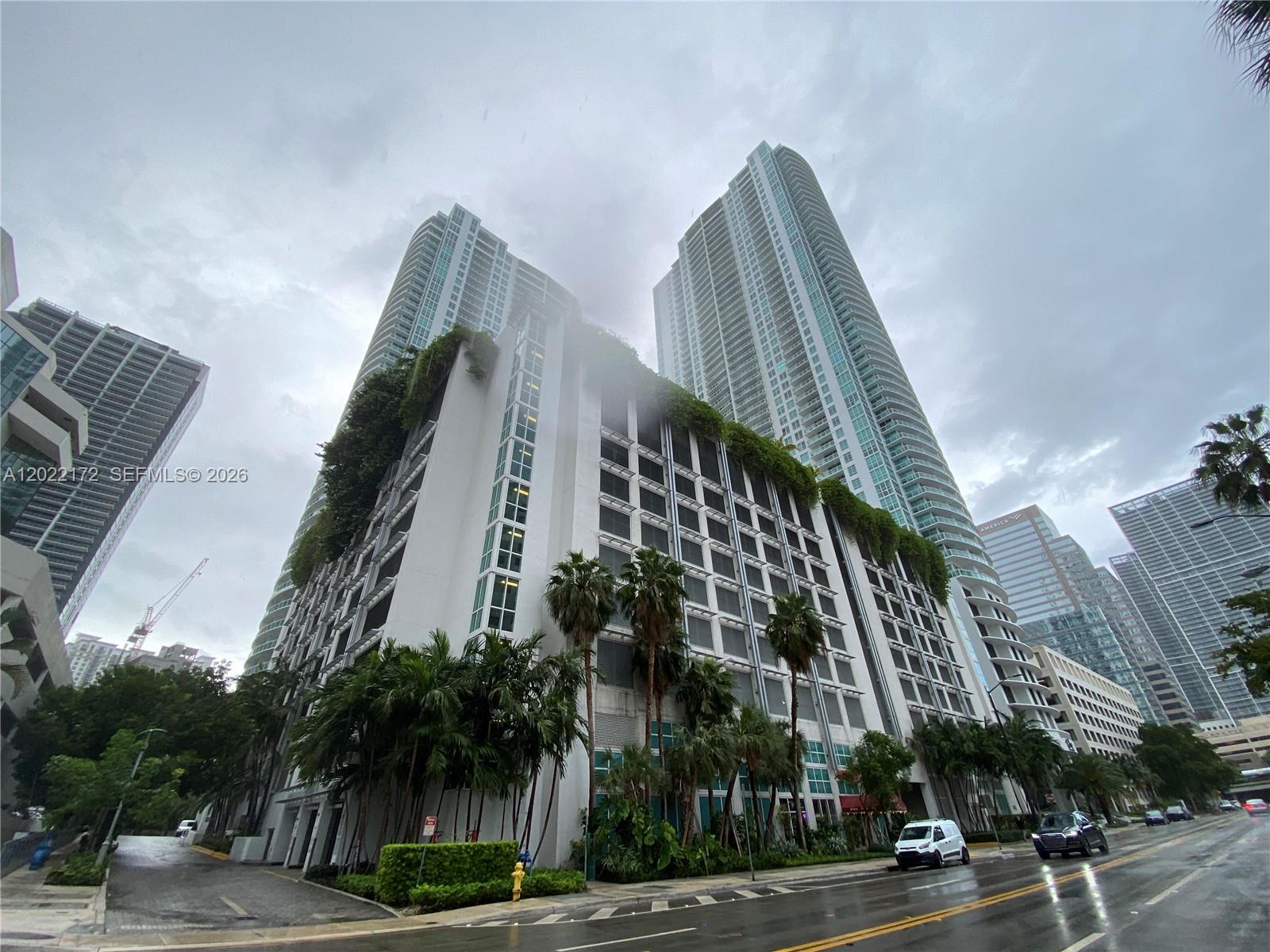 950 Brickell Bay Dr #2206 Miami, FL 33131