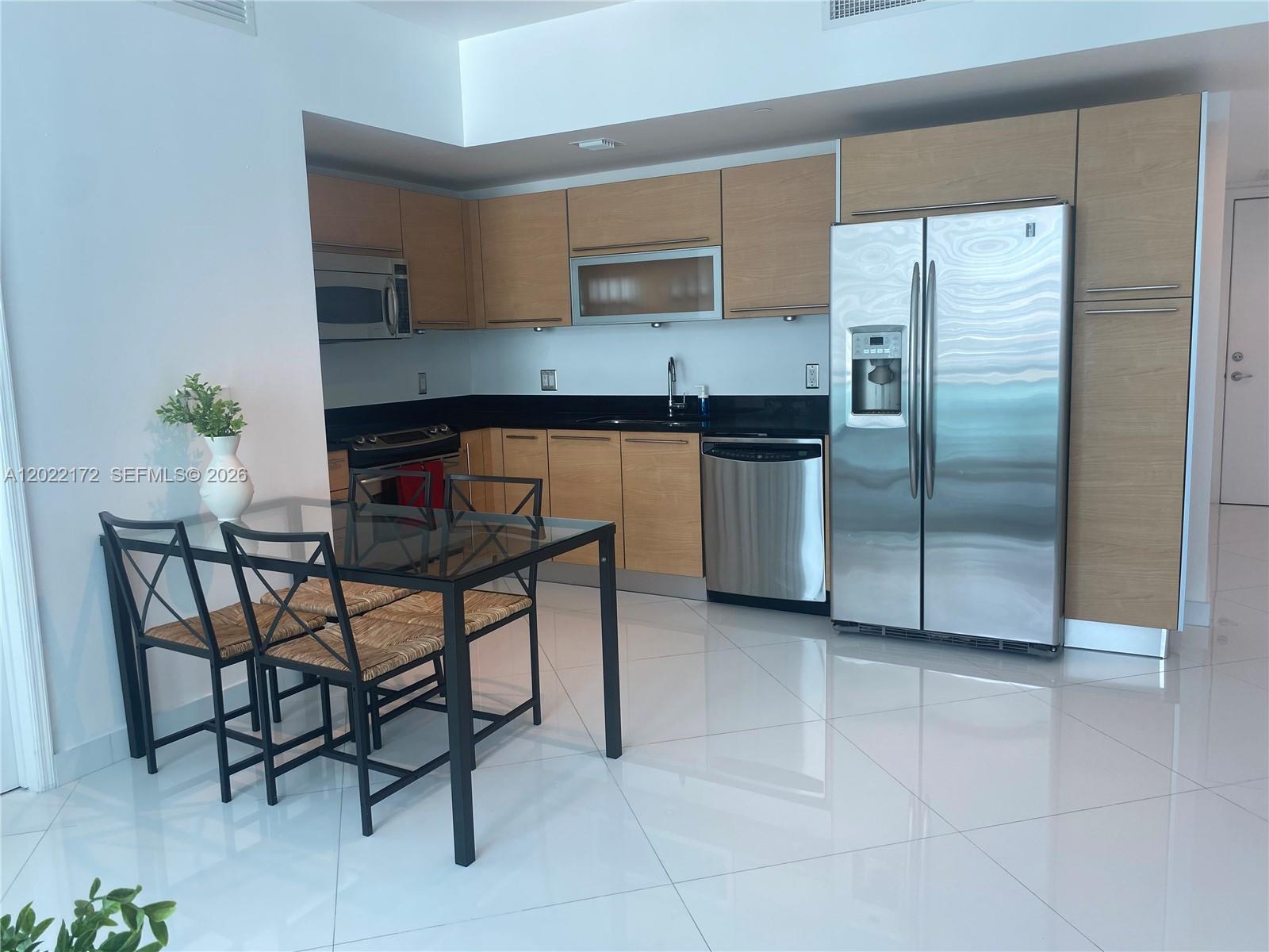 950 Brickell Bay Dr #2206 Miami, FL 33131