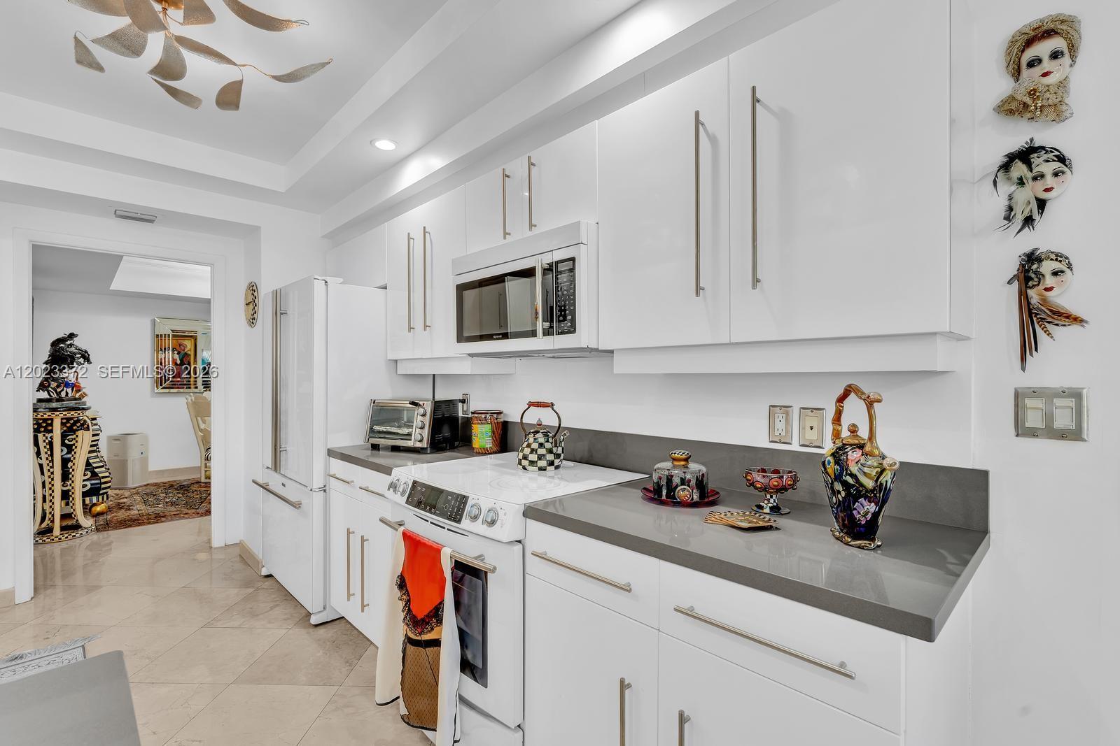 2000 Island Blvd #305 Aventura, FL 33160