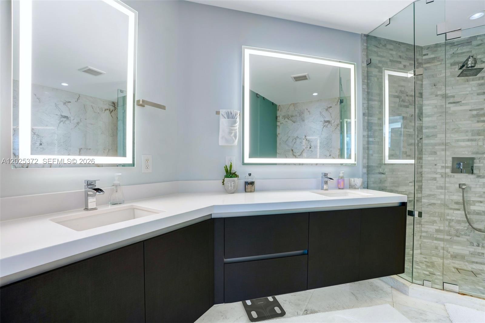 851 NE 1st Ave #3909 Miami, FL 33132
