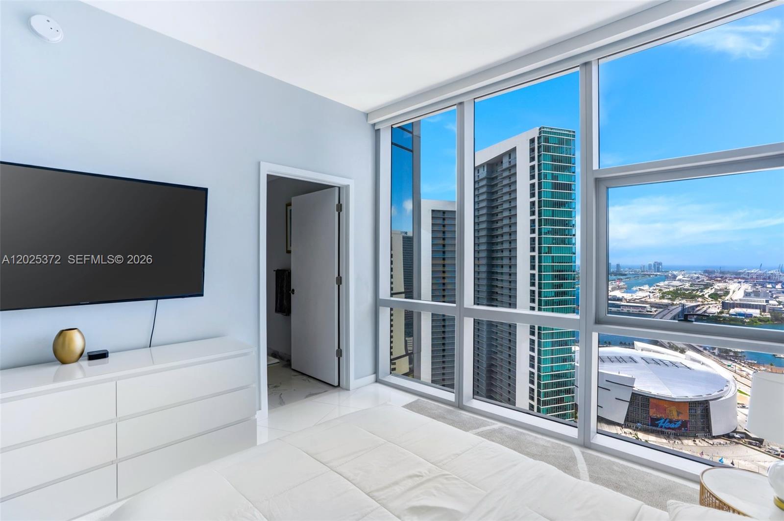 851 NE 1st Ave #3909 Miami, FL 33132