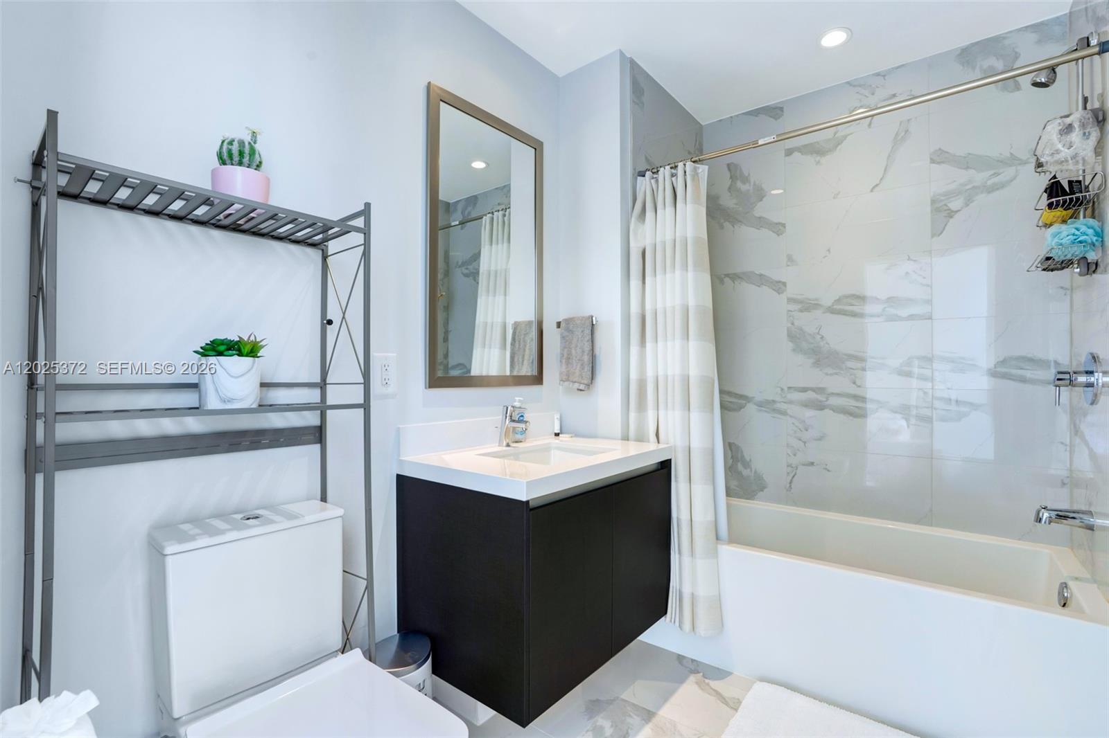 851 NE 1st Ave #3909 Miami, FL 33132