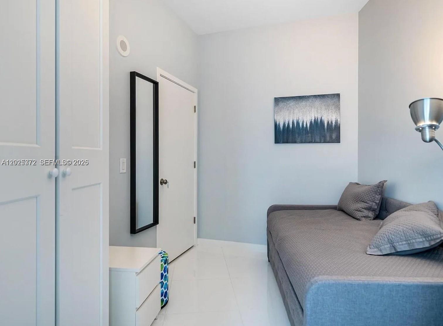 851 NE 1st Ave #3909 Miami, FL 33132