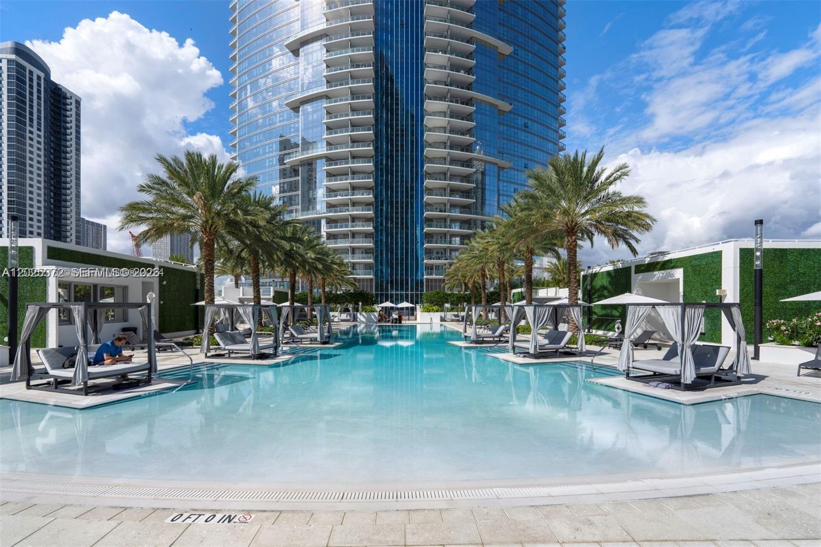 851 NE 1st Ave #3909 Miami, FL 33132