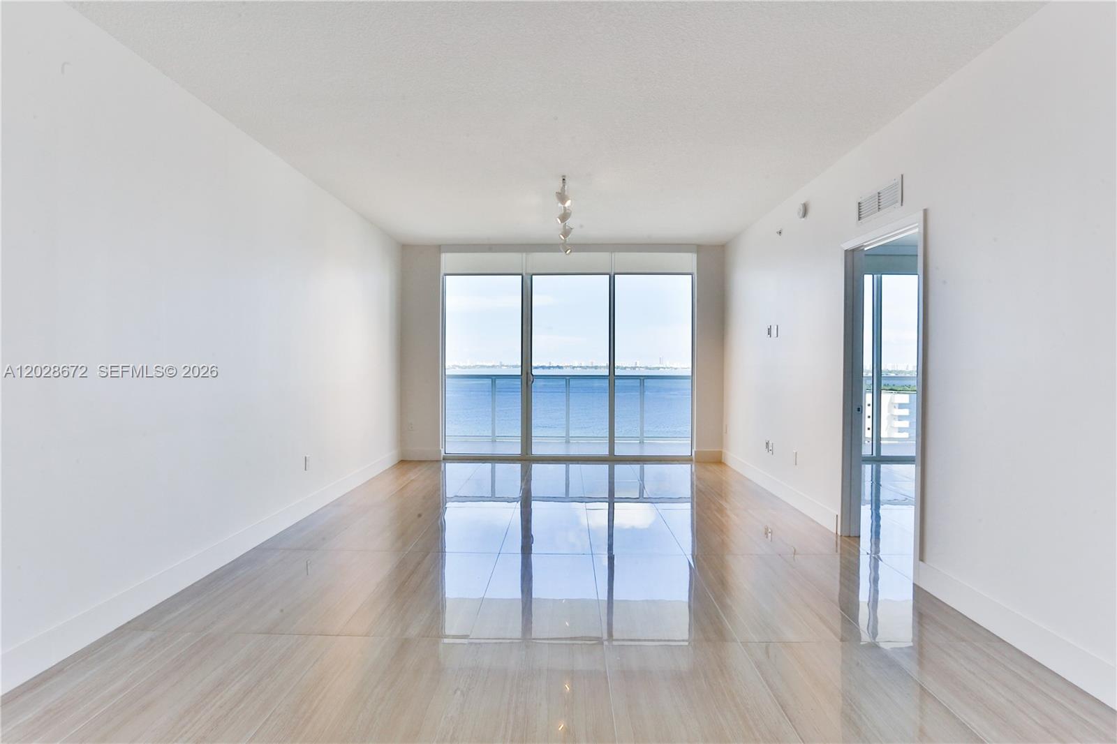 image Bay House12