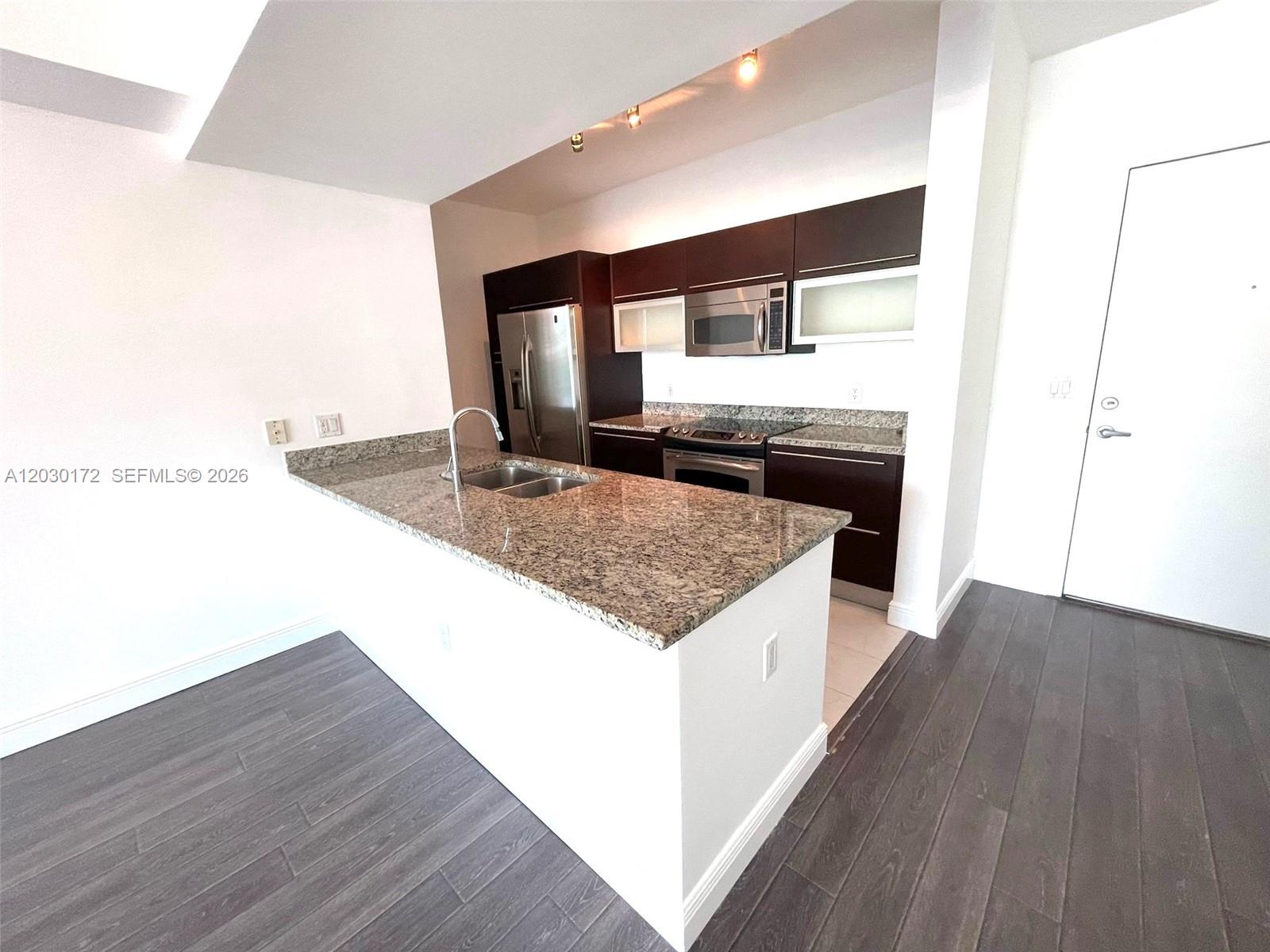 951 Brickell Ave #3600