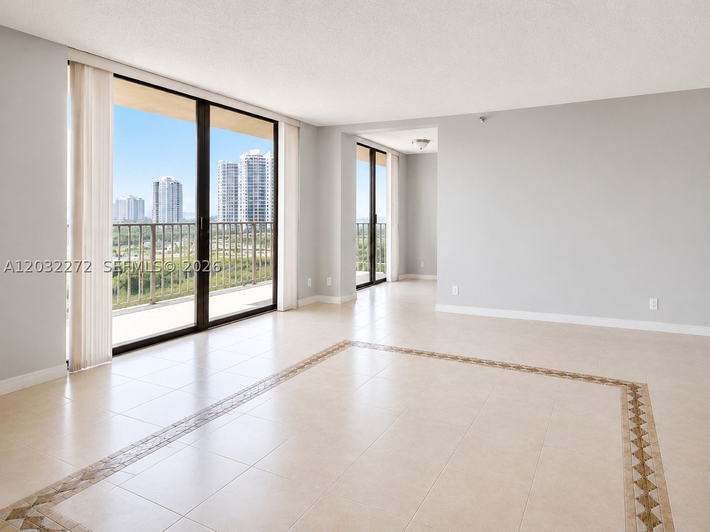 image Winston Towers 7002