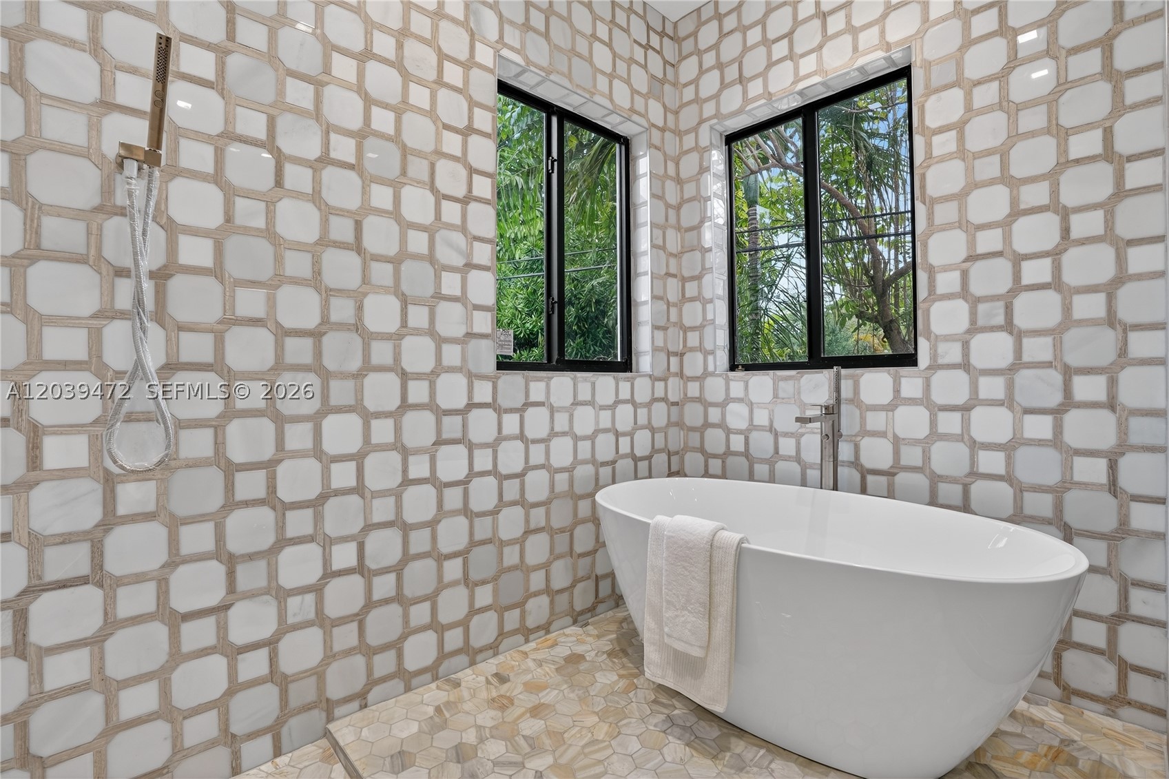 7212 SW 52nd Ct Miami, FL 33143