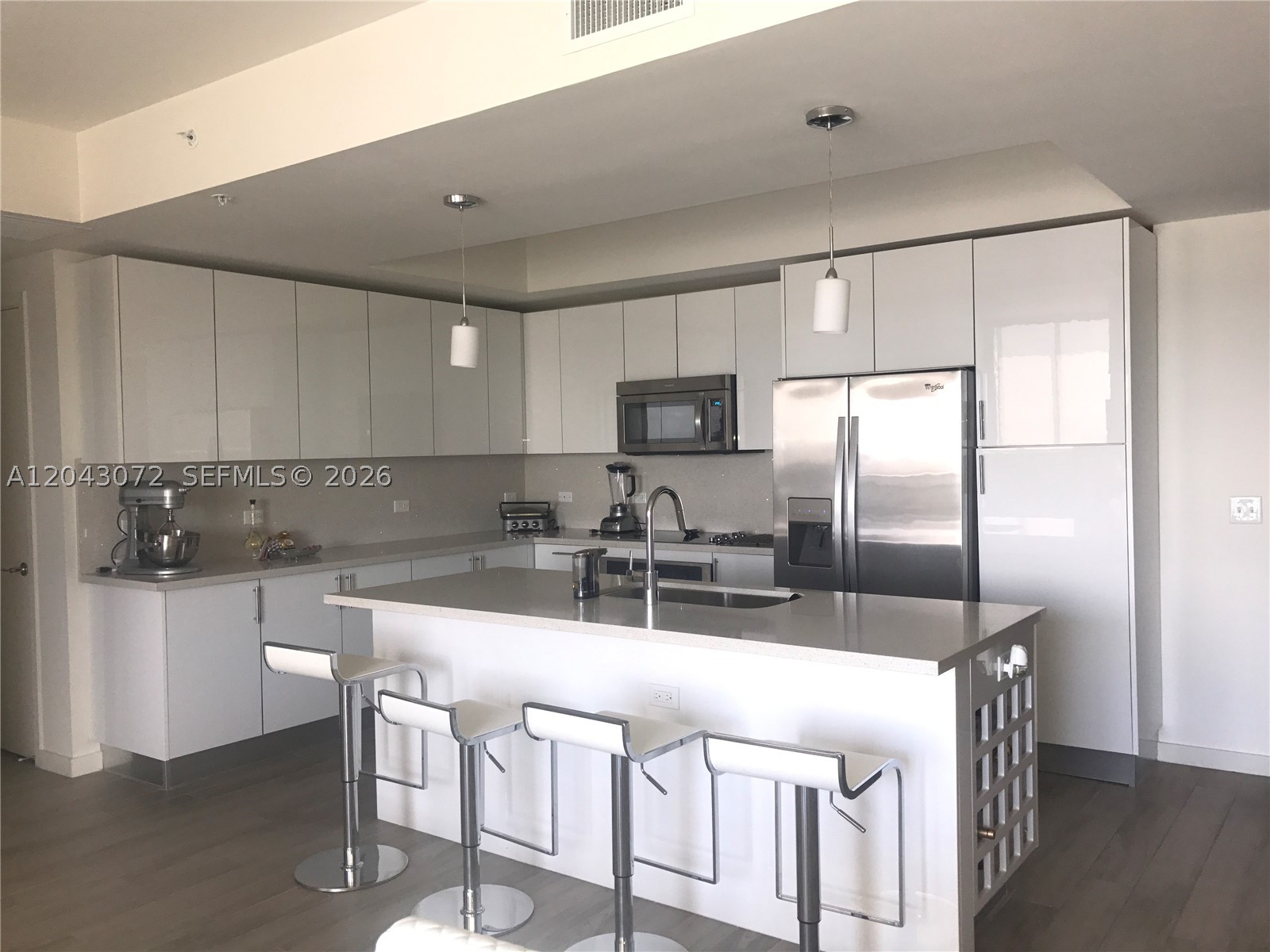 image Nine at Mary Brickell Village0