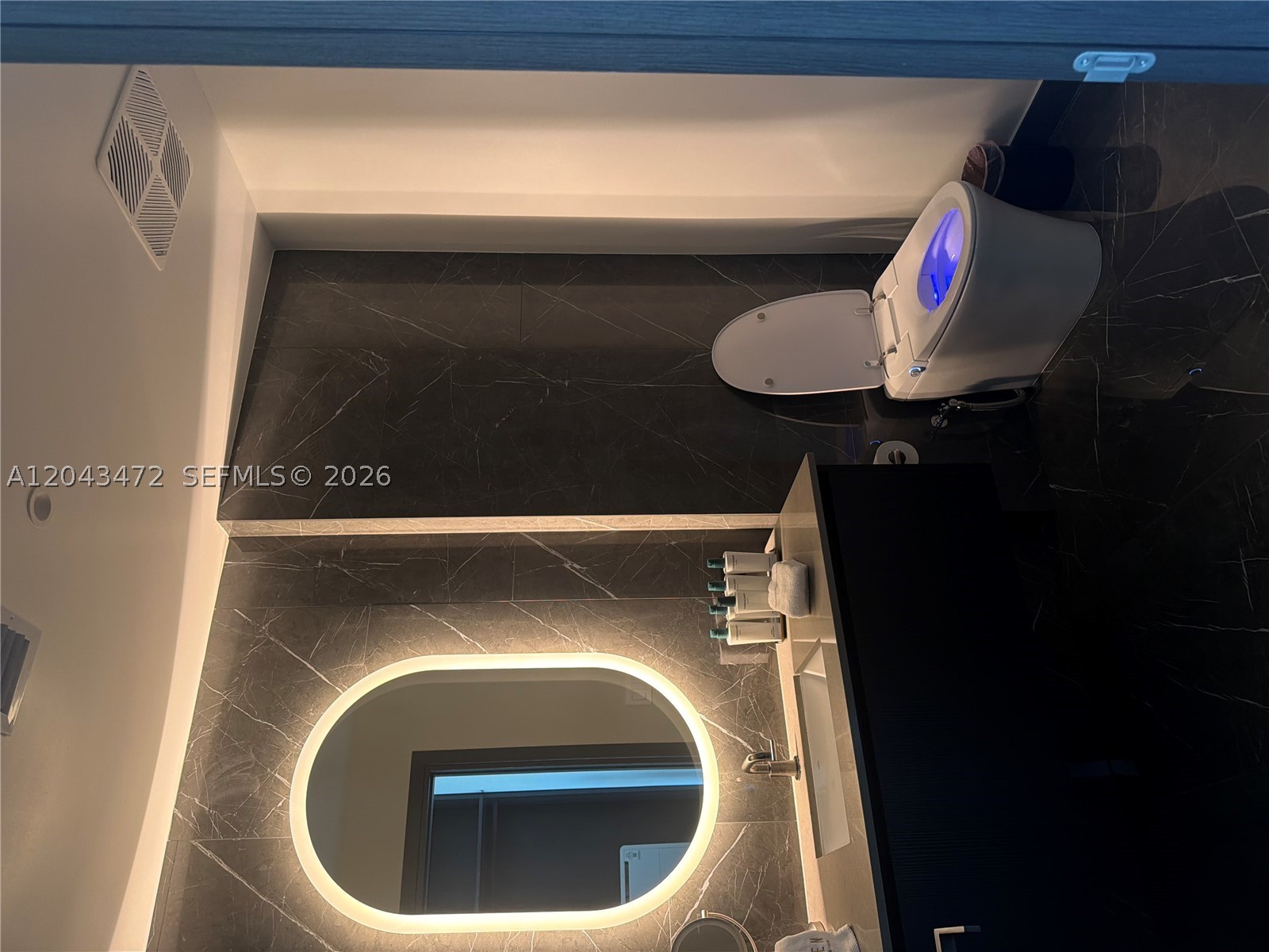 image E11EVEN Hotel & Residences3