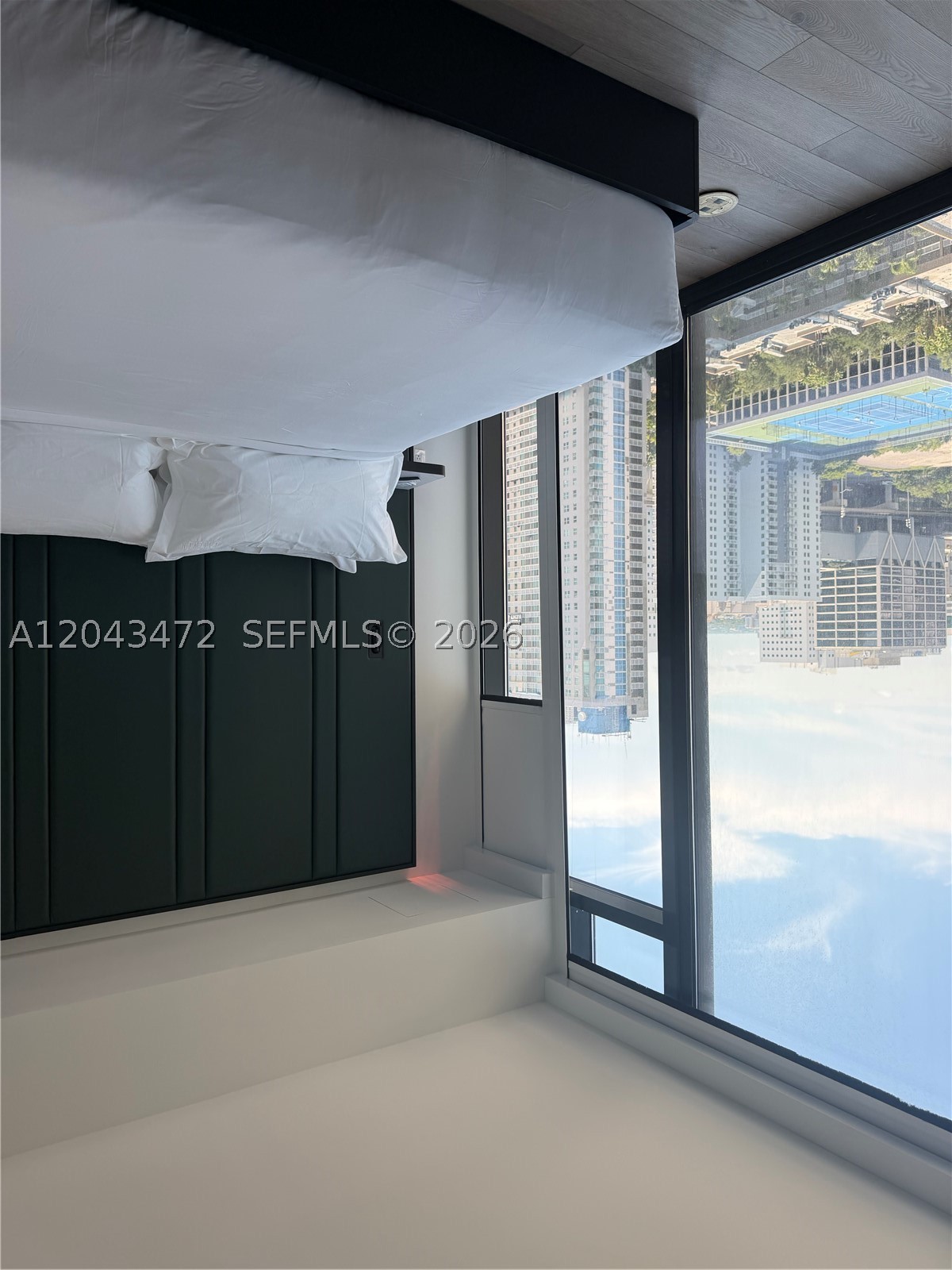 image E11EVEN Hotel & Residences5