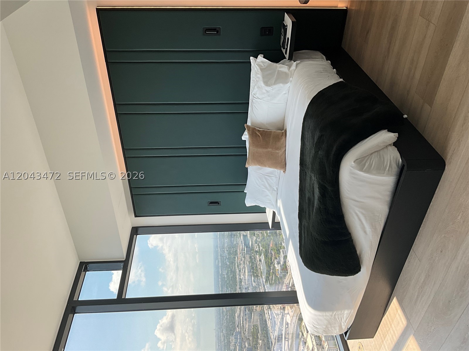 image E11EVEN Hotel & Residences6