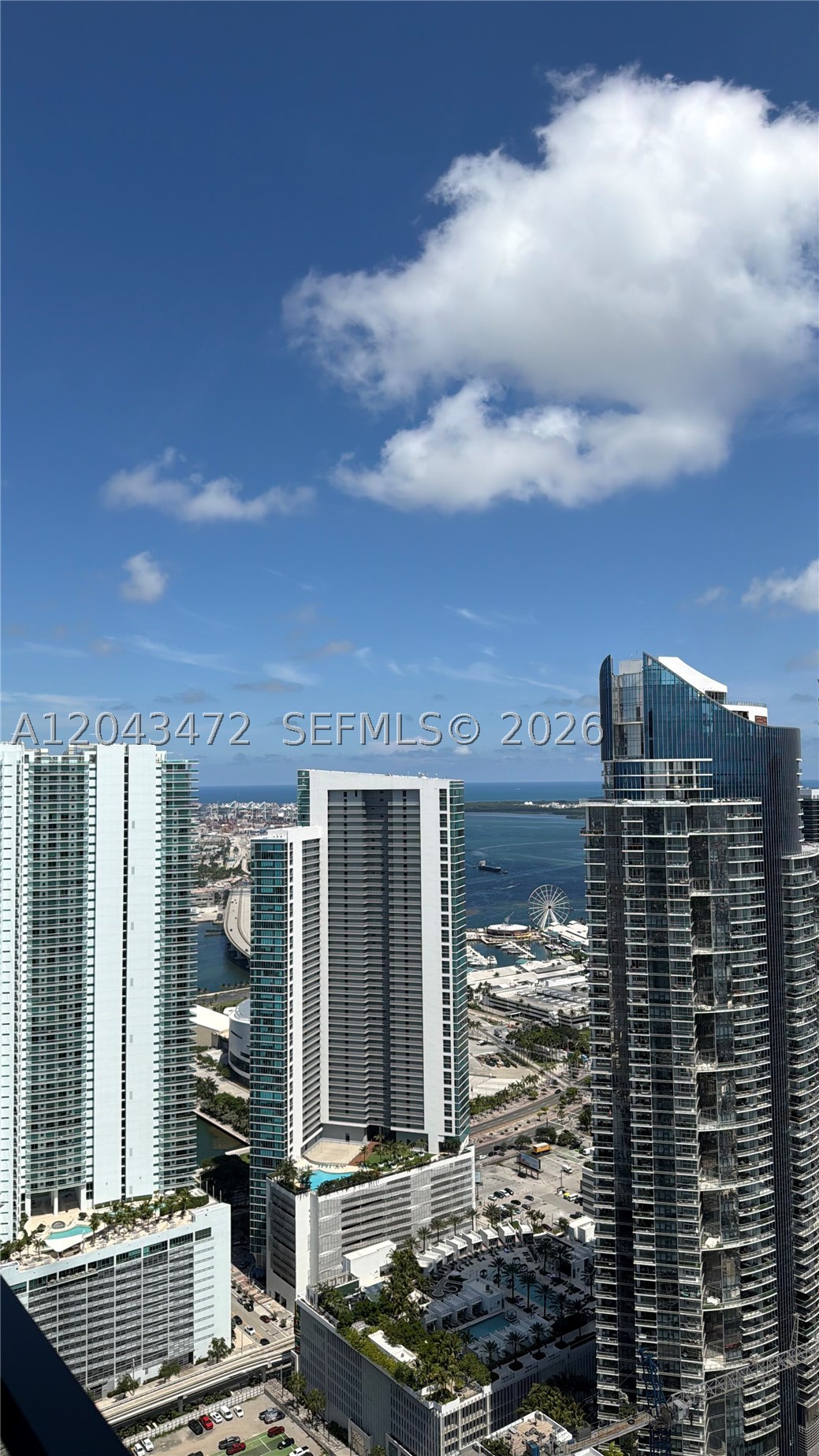 image E11EVEN Hotel & Residences7