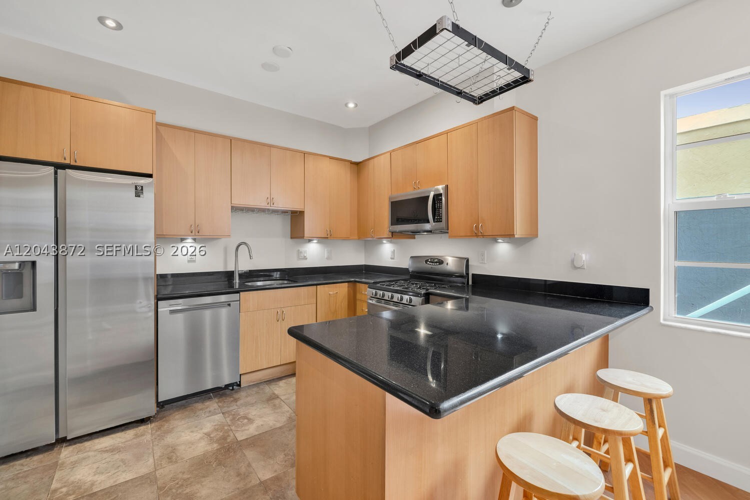 305 Jefferson Ave #2
