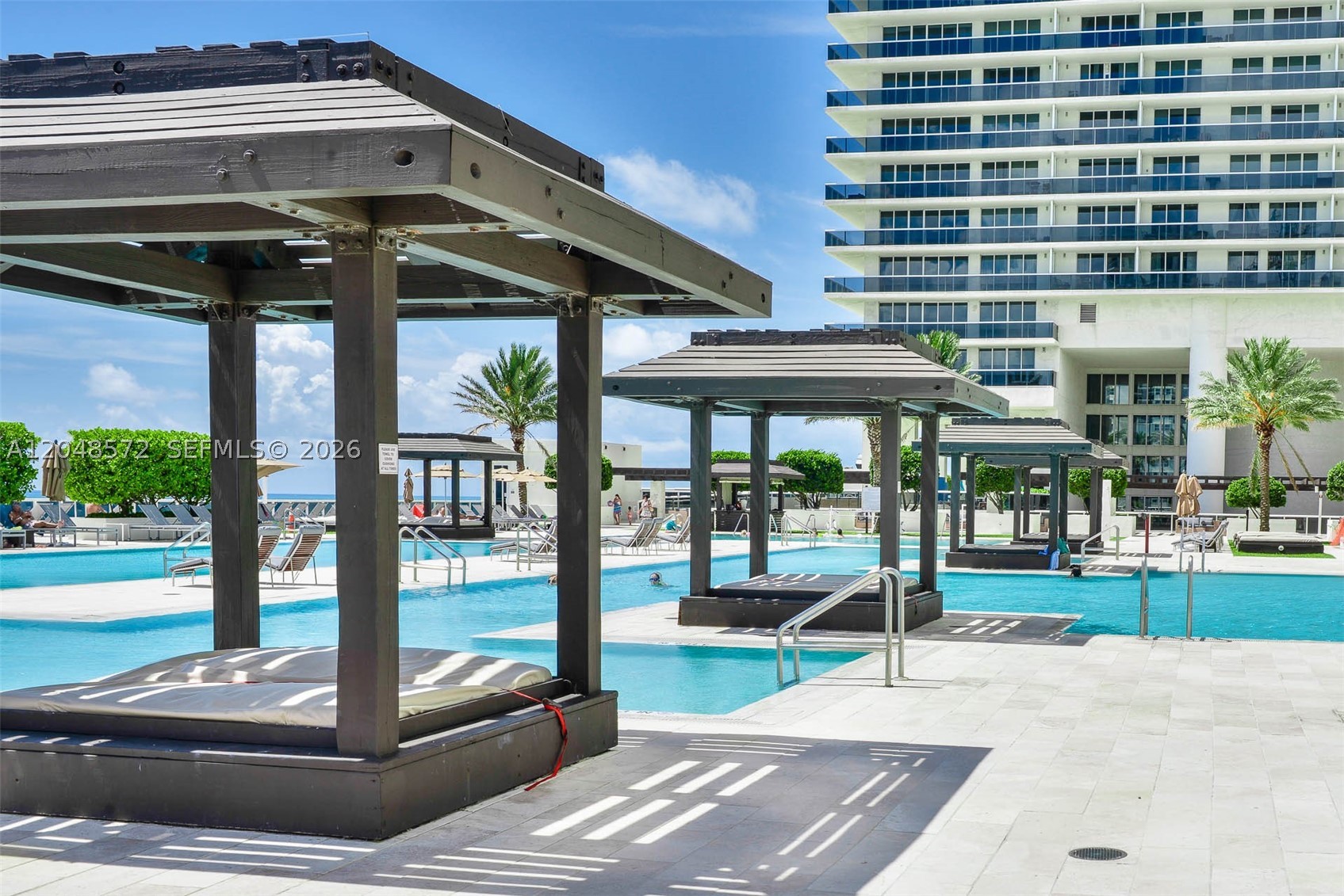 image Beach Club 38