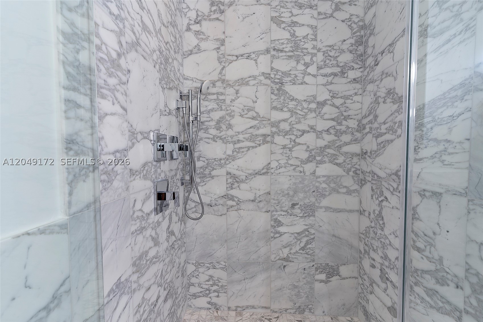 image Una Residences31