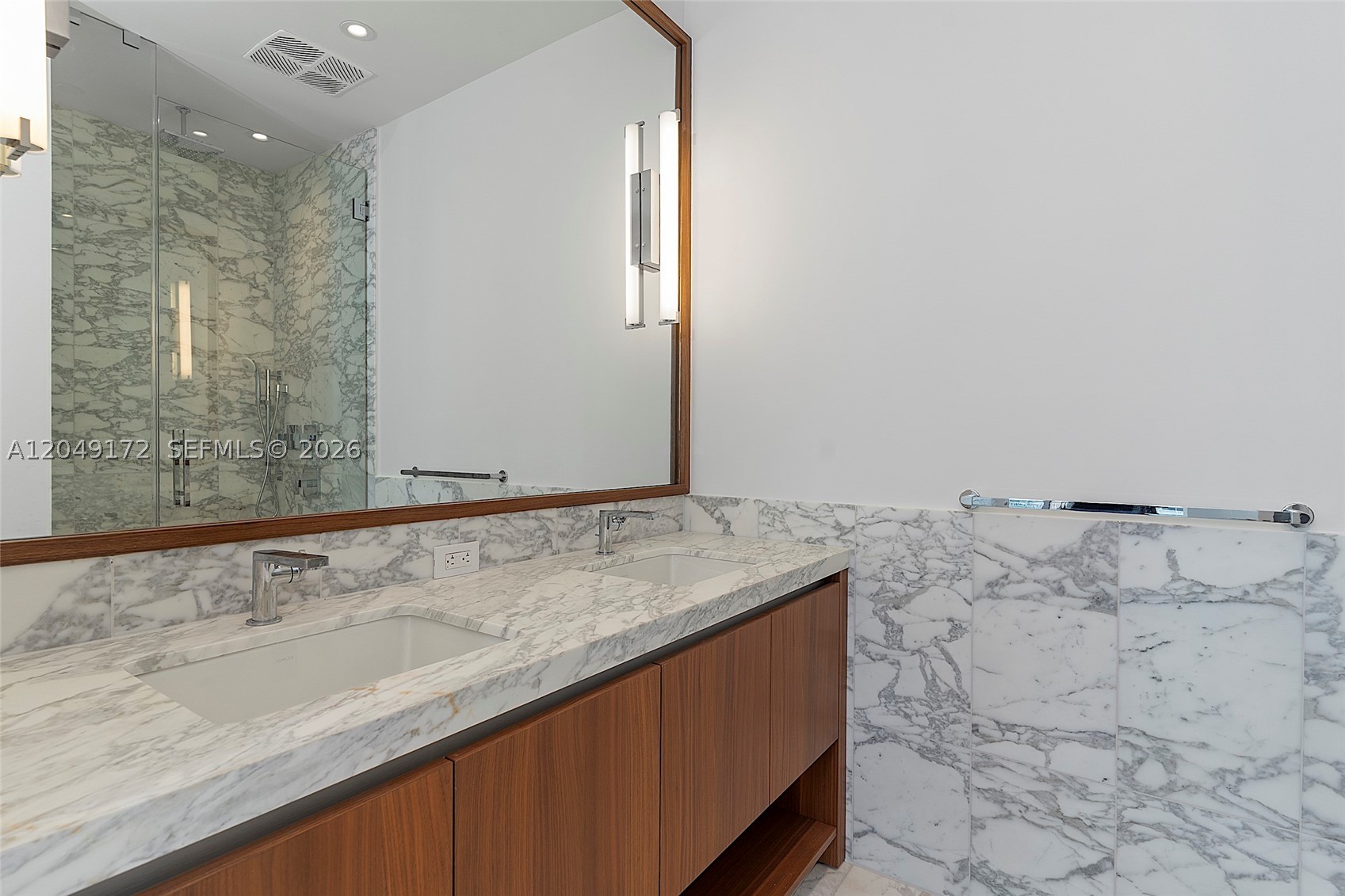 image Una Residences4