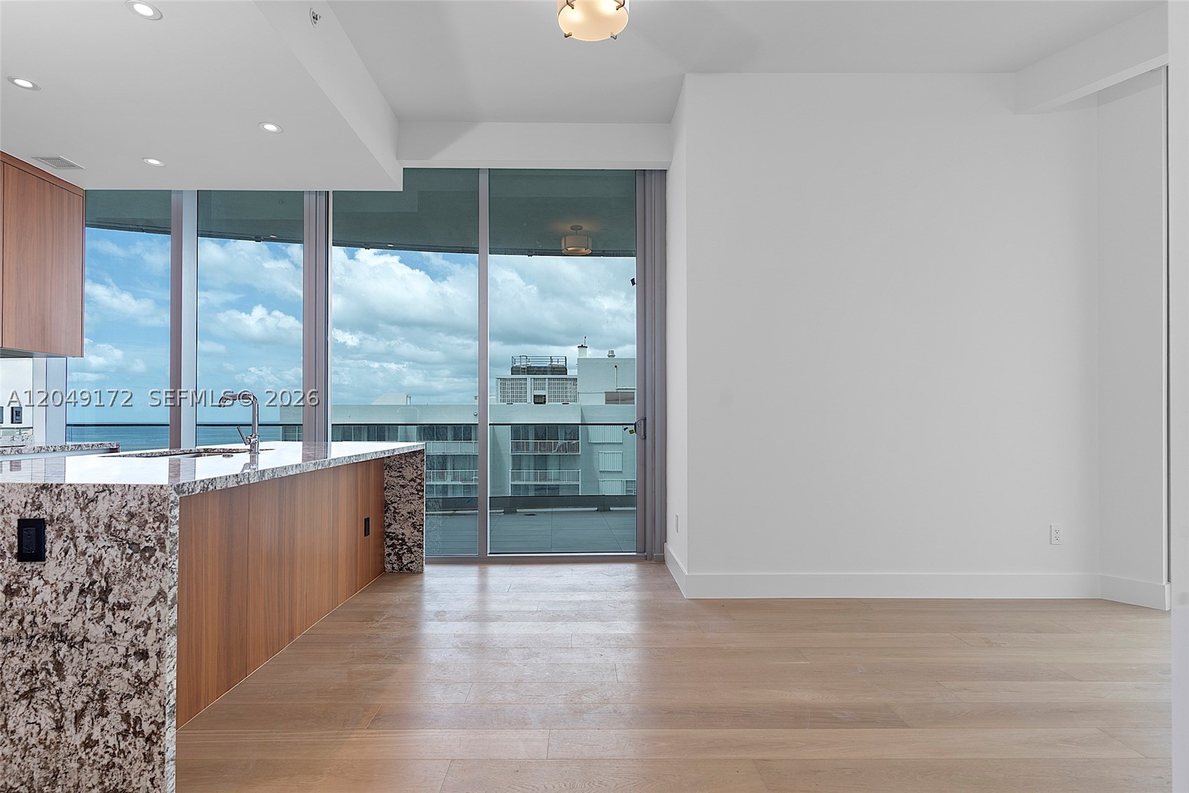 image Una Residences5