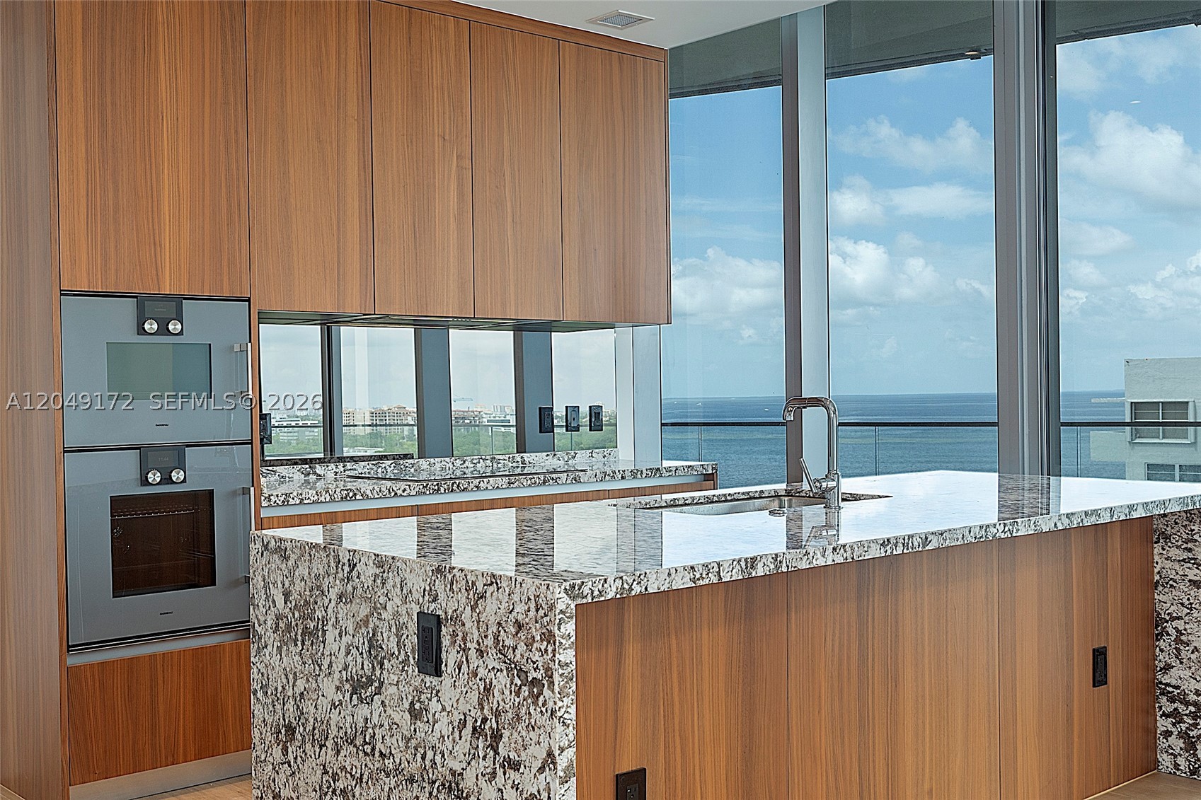 image Una Residences8