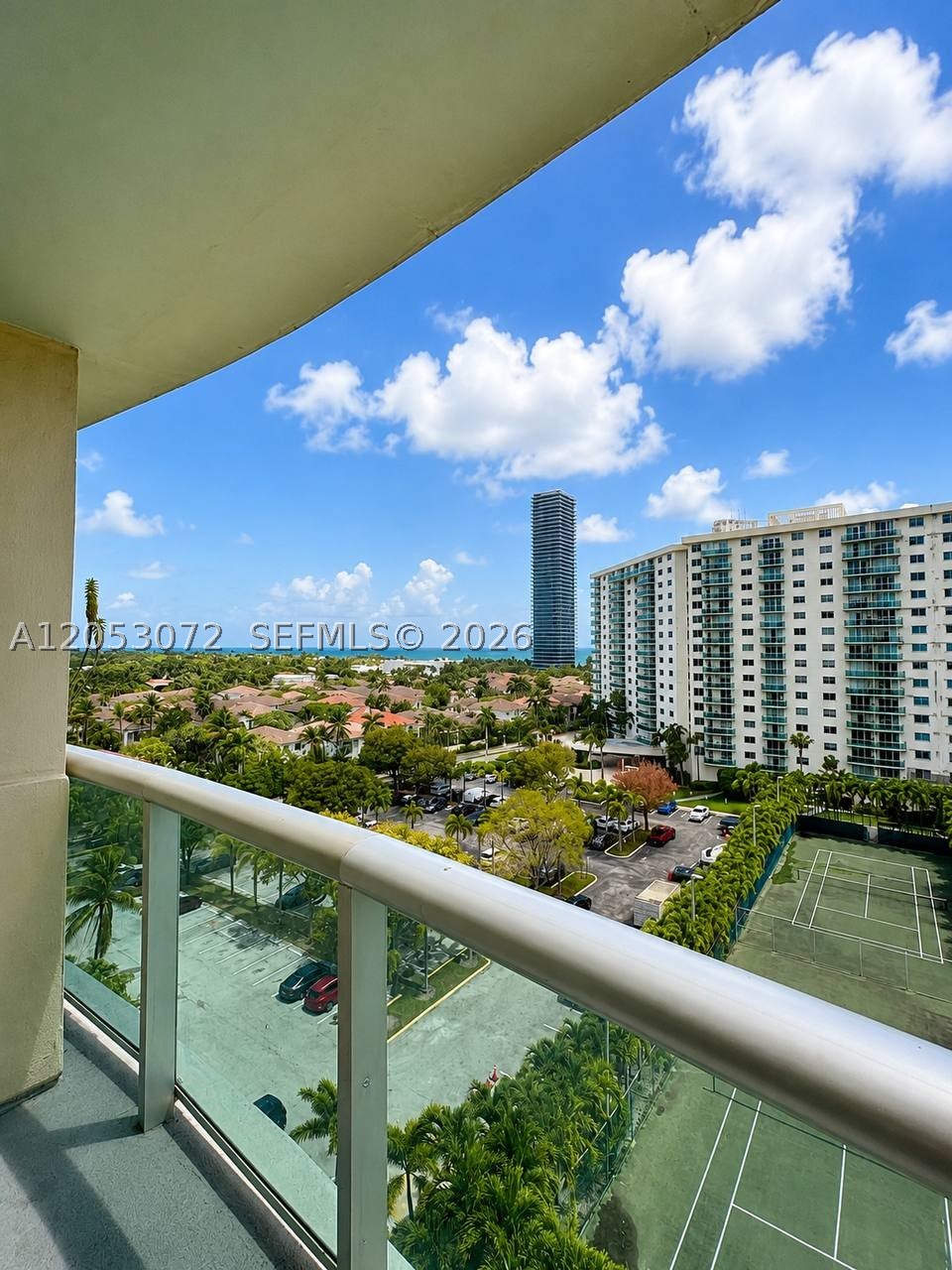 19380 Collins Ave #910