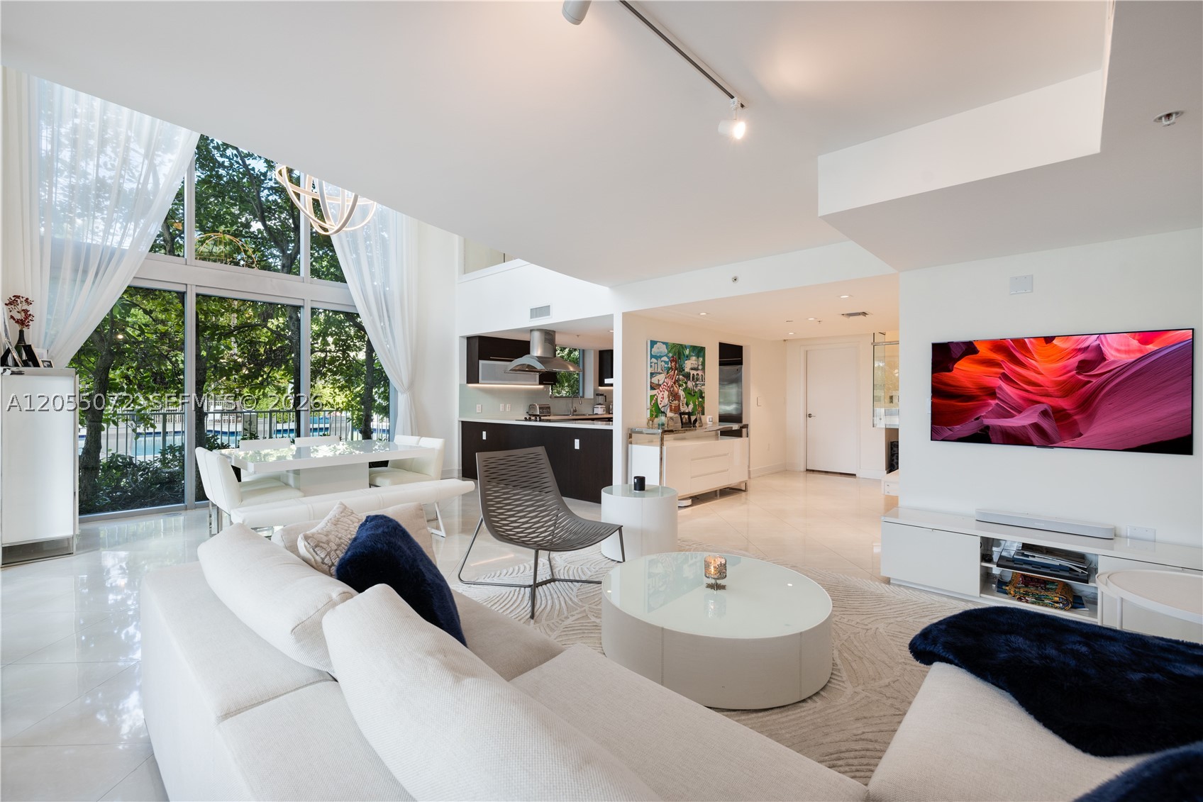 image Eloquence on the Bay8