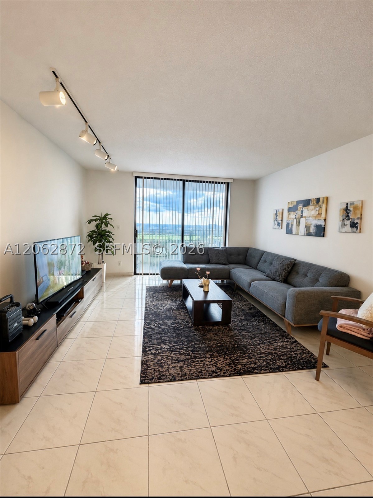 600 Three Iss Blvd #1207