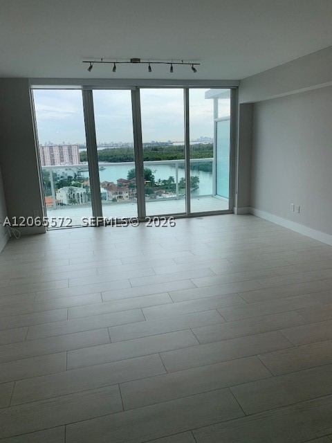 image 400 Sunny Isles4