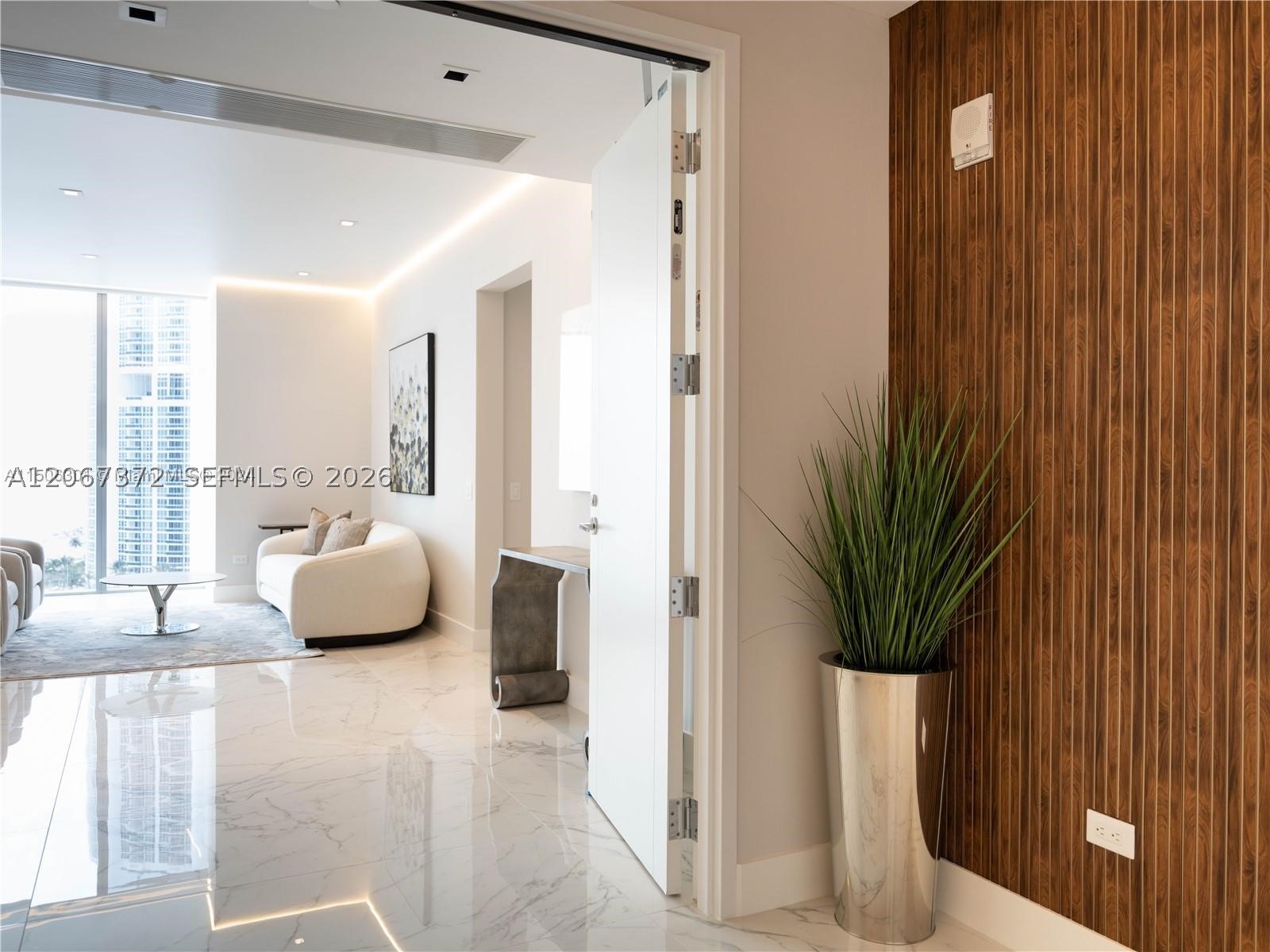 18501 Collins Ave #1104 Sunny Isles Beach, FL 33160