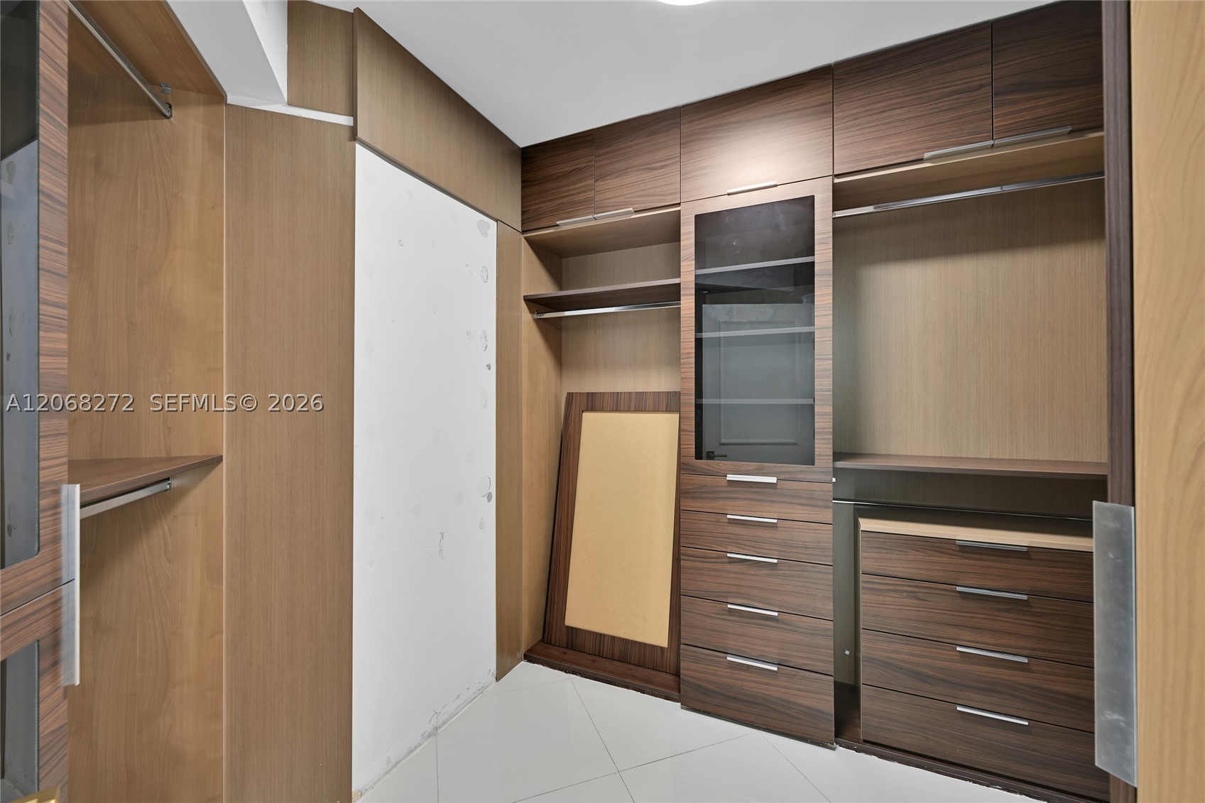 3370 Hidden Bay Dr #2813 Aventura, FL 33180