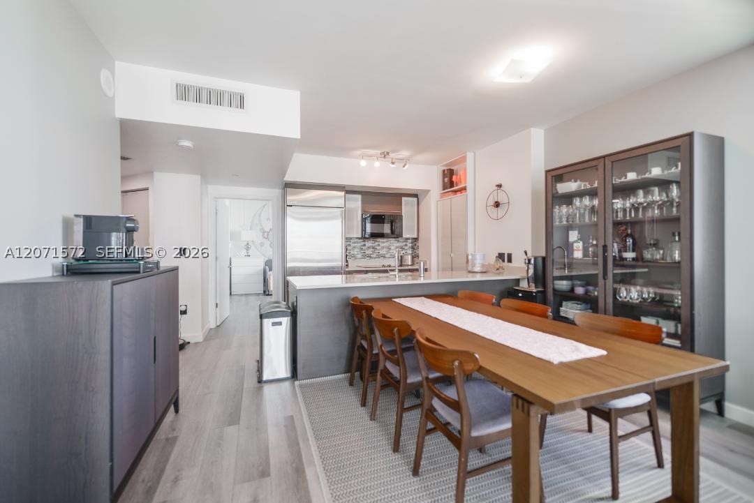 image 500 Brickell West5